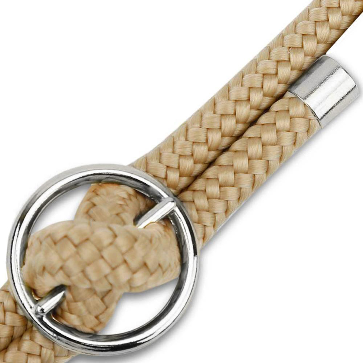 Primo piano di un cordino, corda beige con anello d'argento. La corda è attorcigliata e collegata.