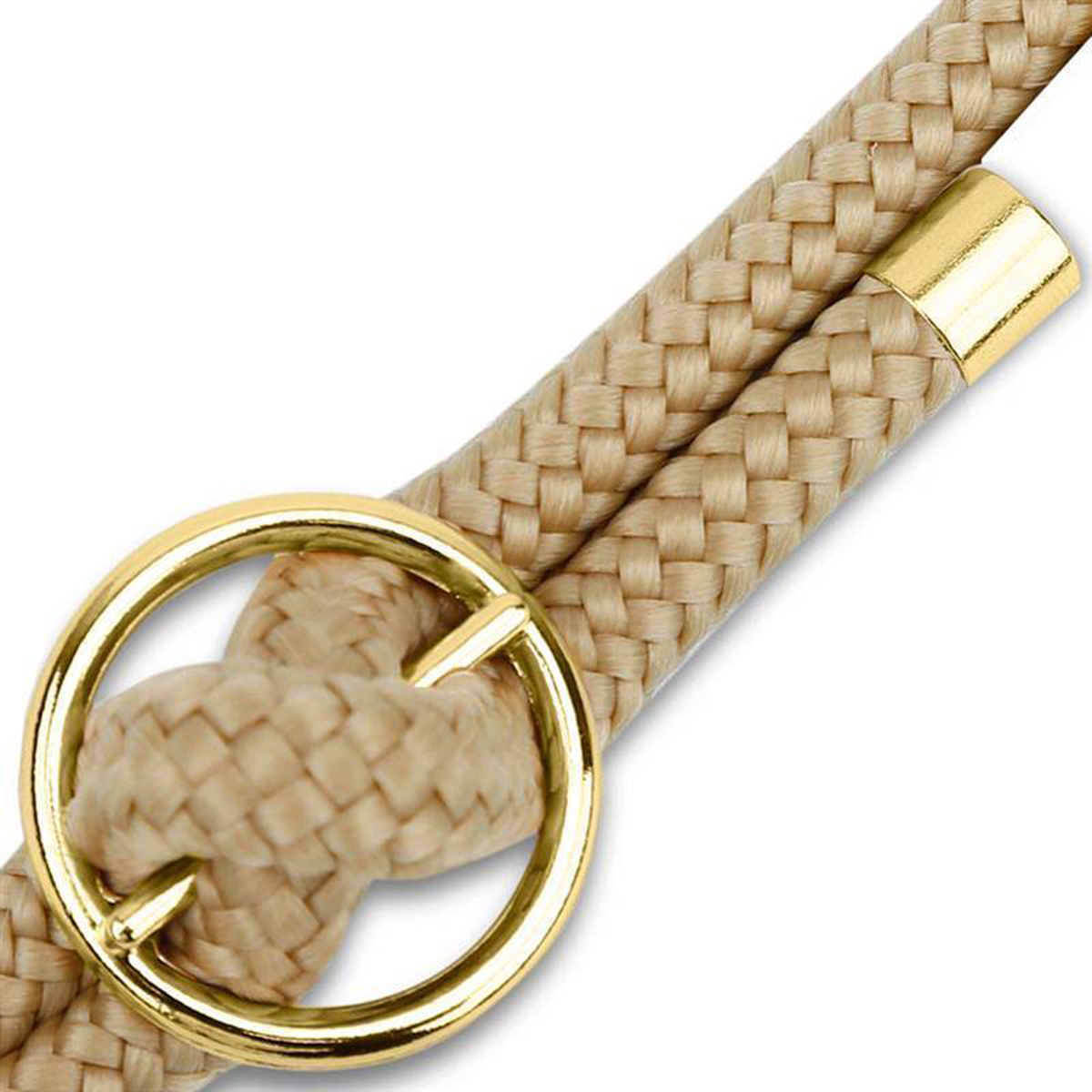 Nahaufnahme eines beigefarbenen Telefonriemens mit einem goldenen Ring. Der Riemen ist gewebt.