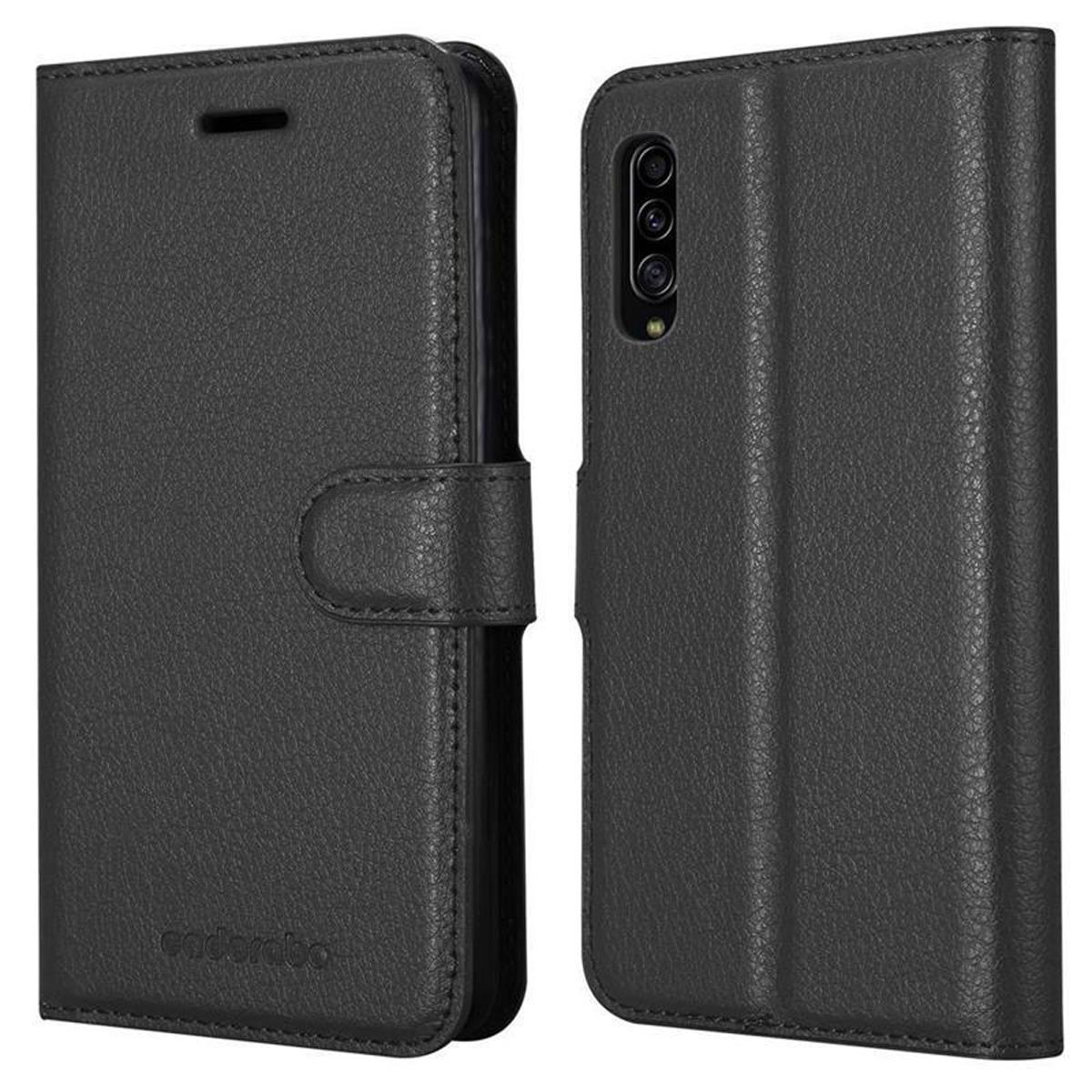 Schwarze Leder-Handyhülle, geöffnet, um Telefonhalter und Kamera zu zeigen.