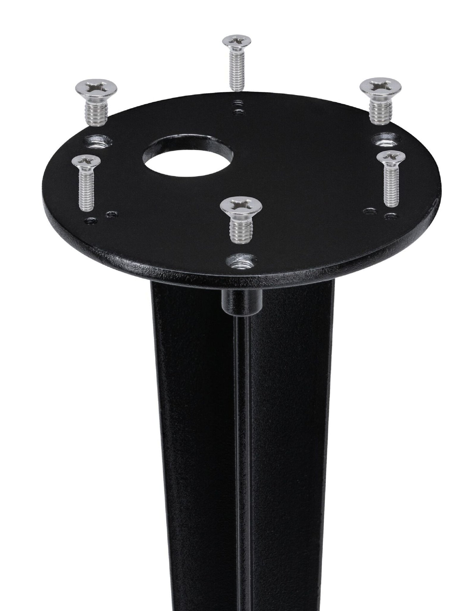 Un primo piano di una lampadina accesa, color ambra.