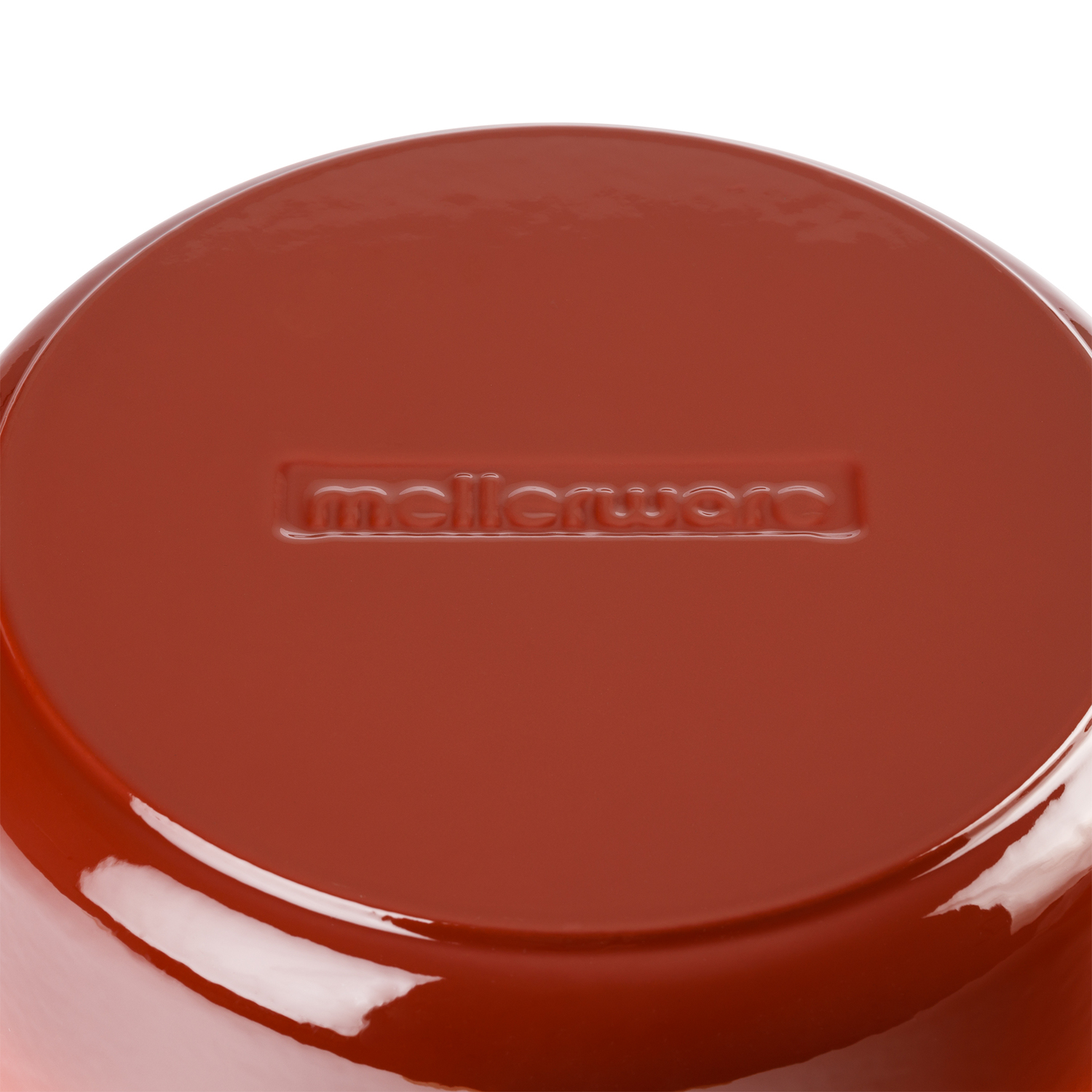 Tapa roja y brillante con logo melierware, primer plano.
