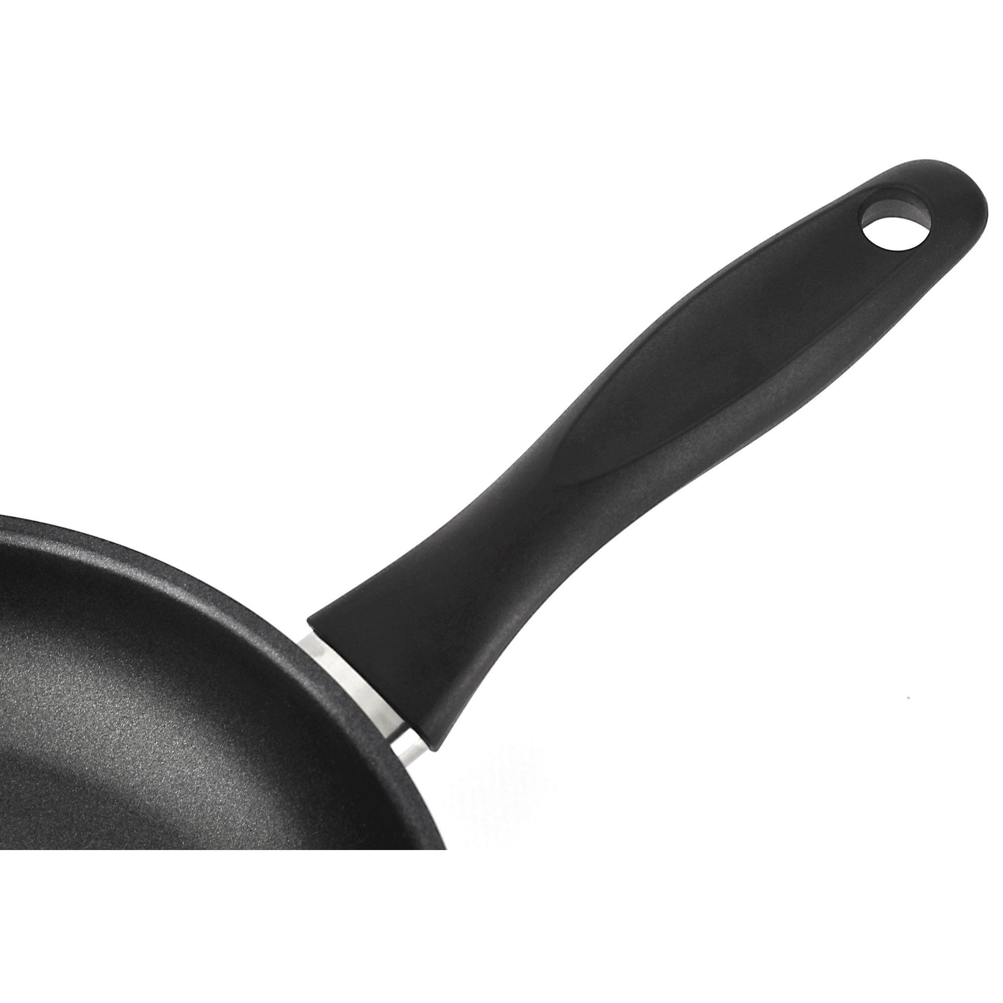 Primer plano de un mango de sartén. Negro, diseño ergonómico, para un uso fácil.