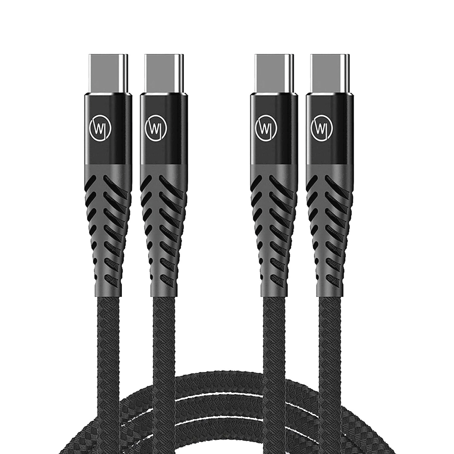 Vier USB-C-Kabel. Jedes hat ein schwarzes geflochtenes Kabel und einen Stecker mit WI-Logo.