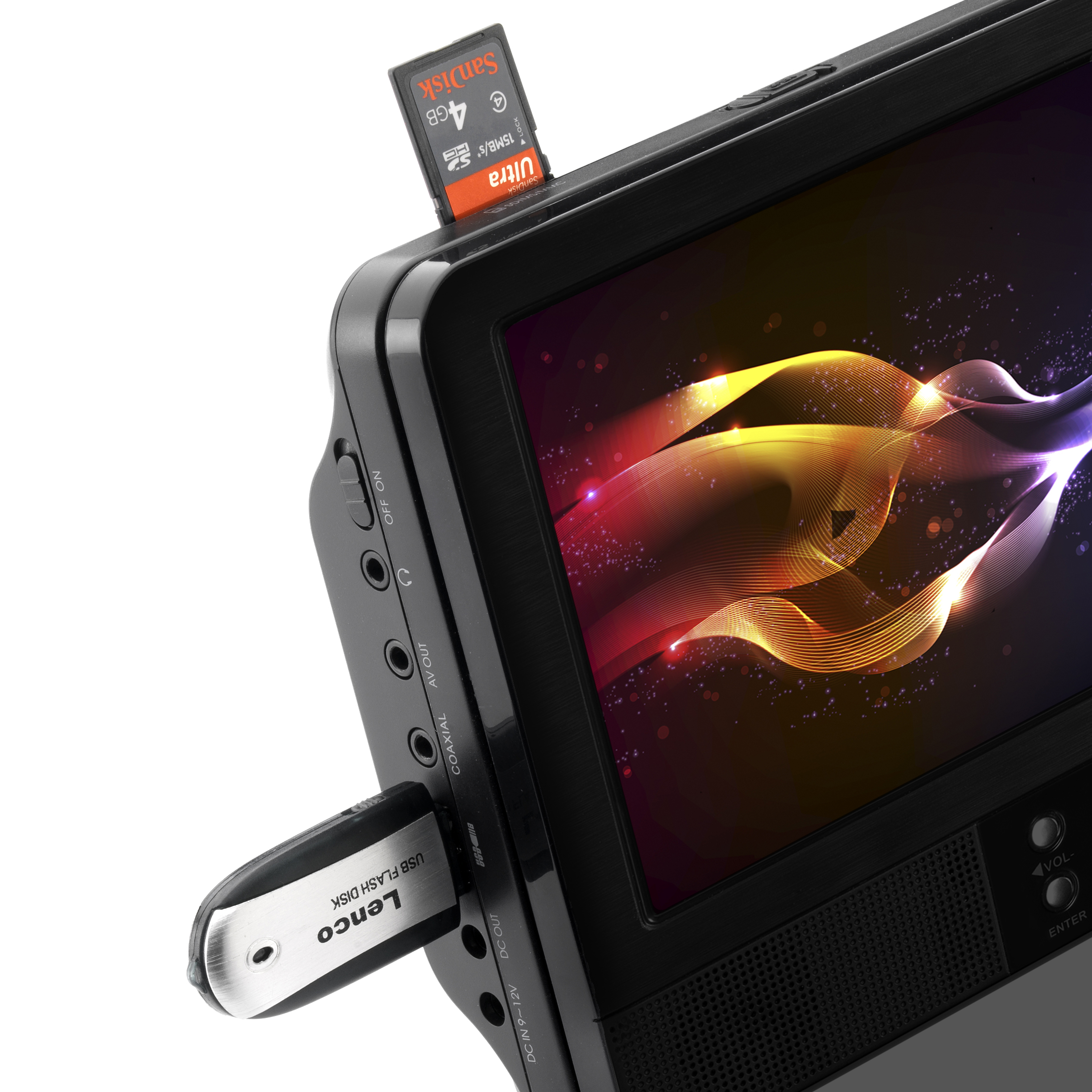 Przenośny odtwarzacz DVD z pendrivem USB i włożoną kartą SD.