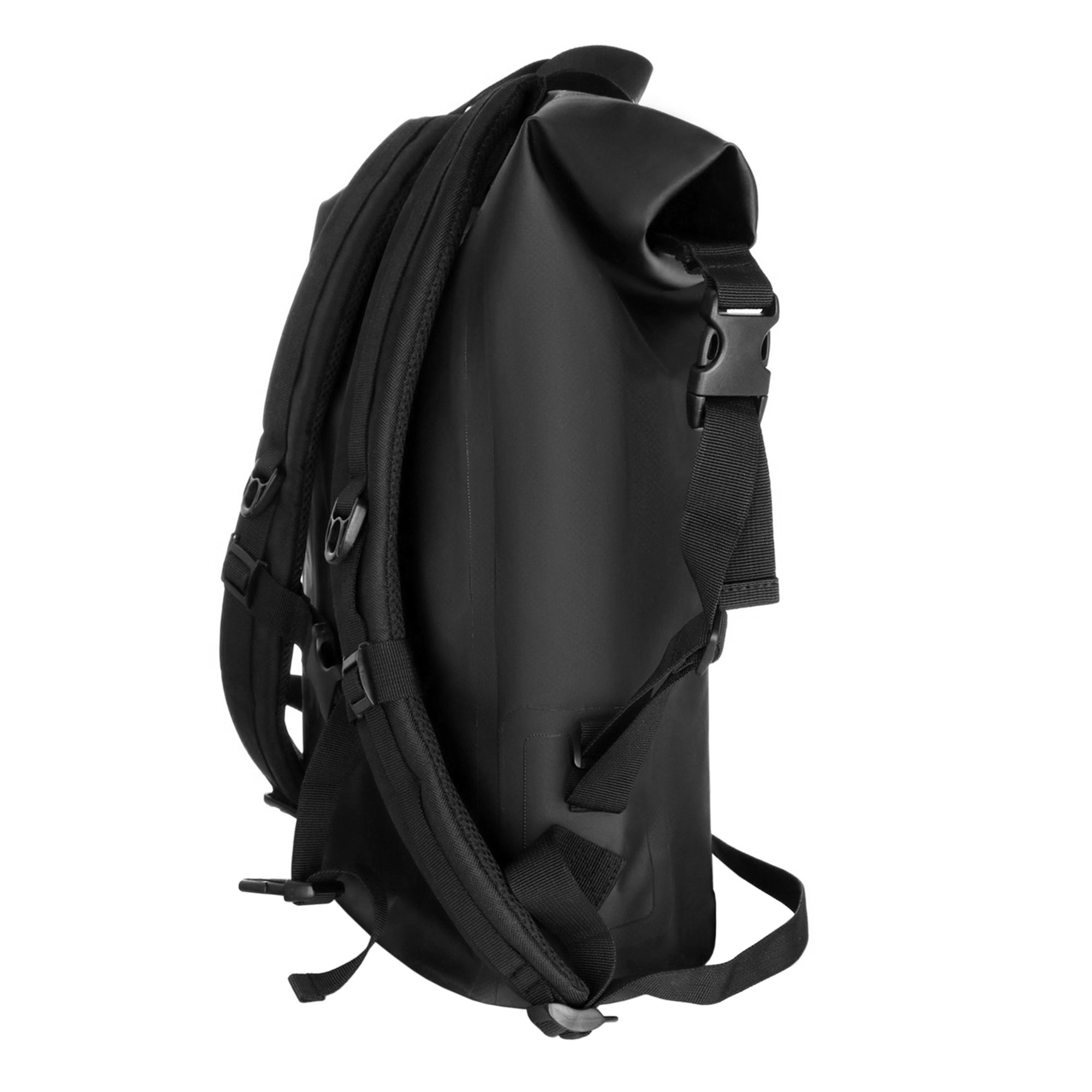 Schwarzer Rucksack mit Gurten und Schnallen.