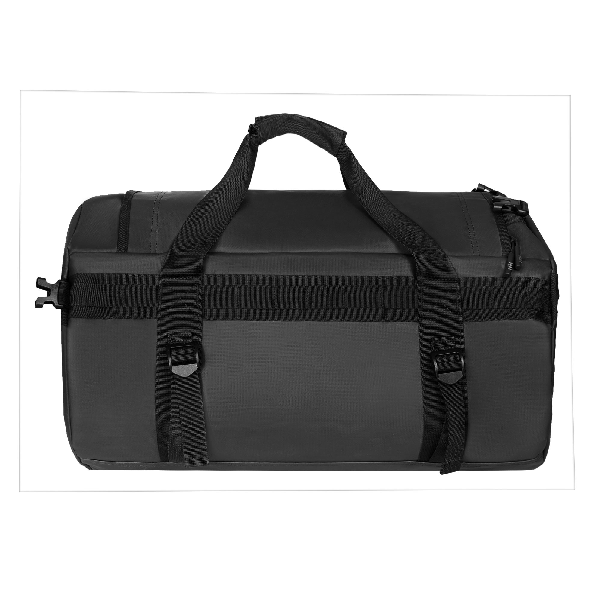 Schwarze Reisetasche mit schwarzen Trägern und Schnallen. Isoliert auf weißem Hintergrund. Sie ist rechteckig.