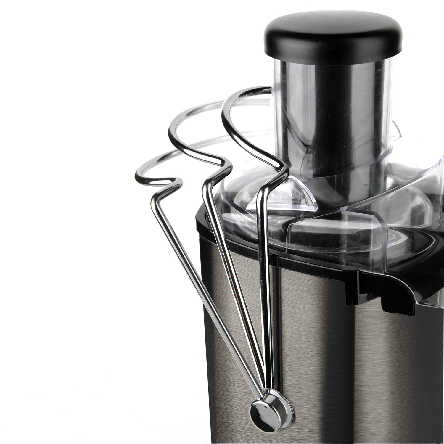 Exprimidor. Tiene base de acero inoxidable, partes de plástico transparente y un mango plateado.