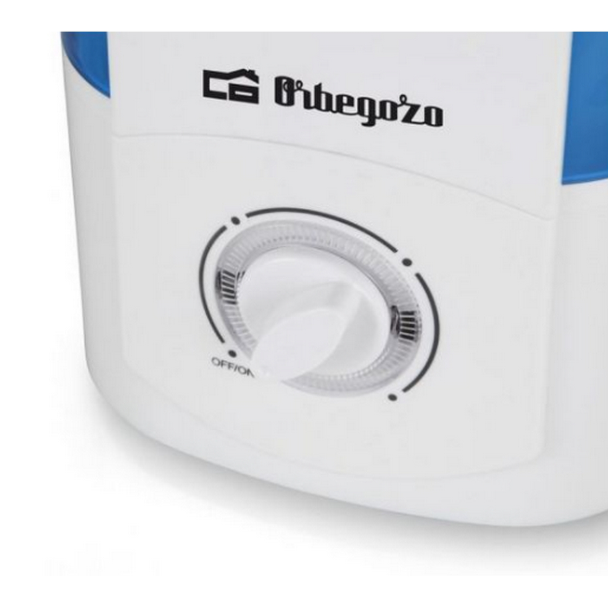 Zbliżenie pokrętła sterowania nawilżacza Orbegozo w kolorze białym i niebieskim. OFF/ON.