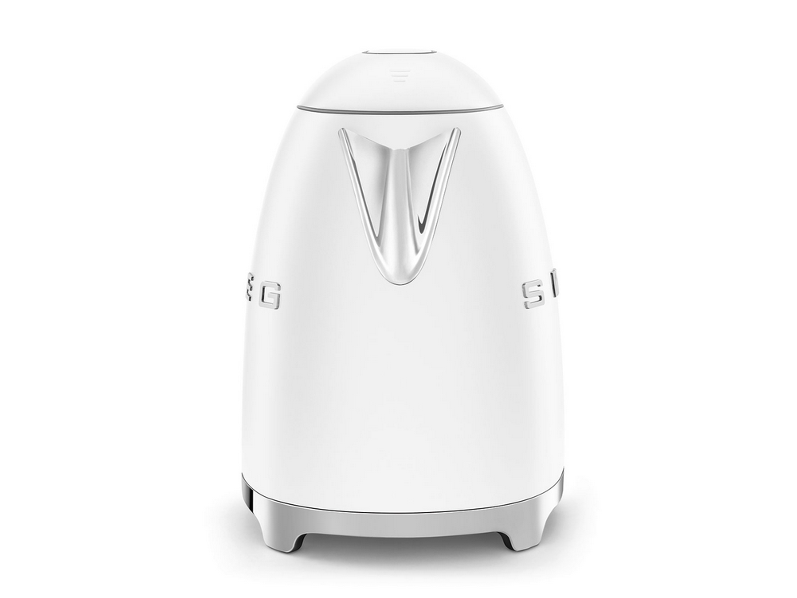 Biały czajnik elektryczny z chromowanymi akcentami. Izolowany na białym tle, zdjęcie studyjne.