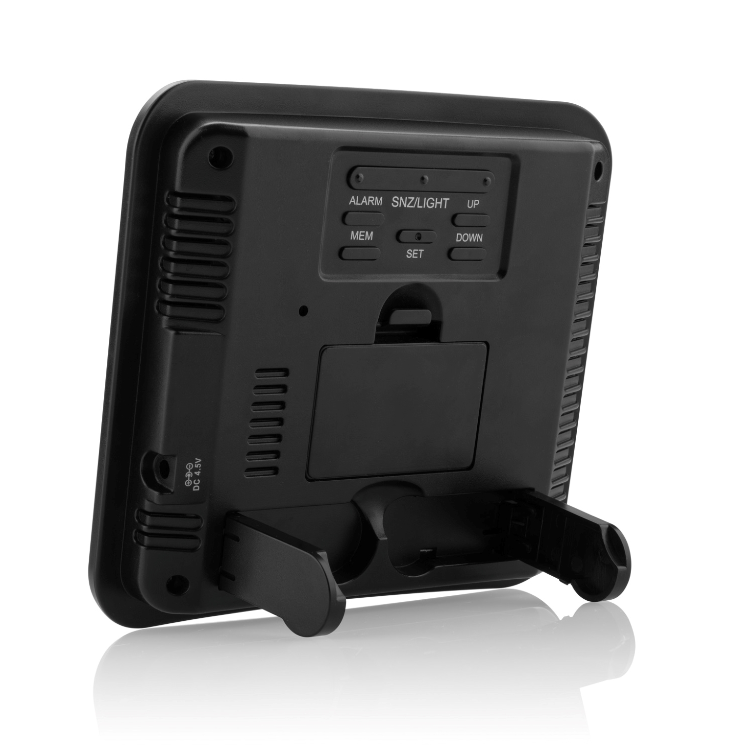 Schwarzer digitaler Wecker von hinten. Knöpfe für Alarm, Schlummer/Licht, hoch, runter, einstellen und Mem.