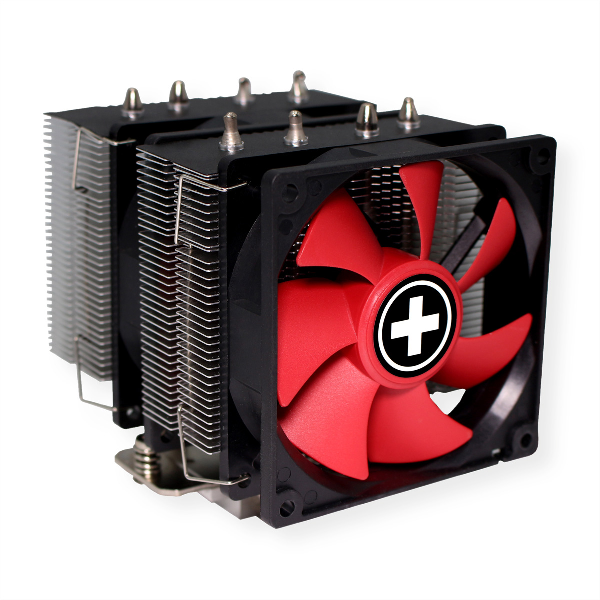 CPU-koeler met zwart frame, zilveren vinnen en rode ventilator met wit kruissymbool.