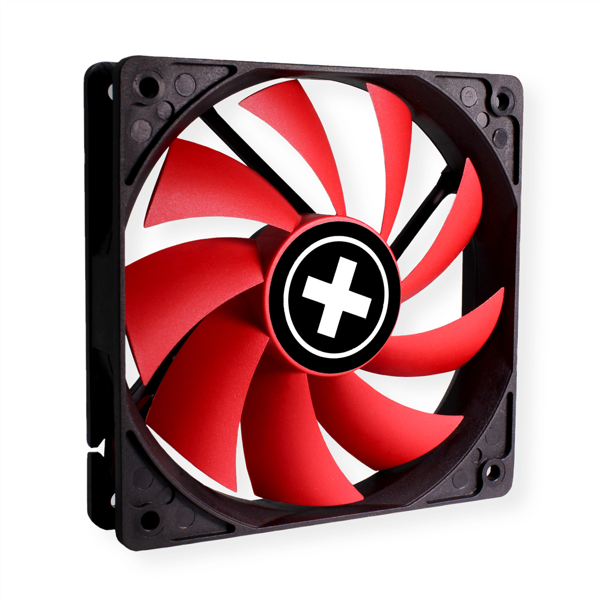 Een zwarte computerventilator met rode bladen en een wit plus-symbool in het midden, op een witte achtergrond.