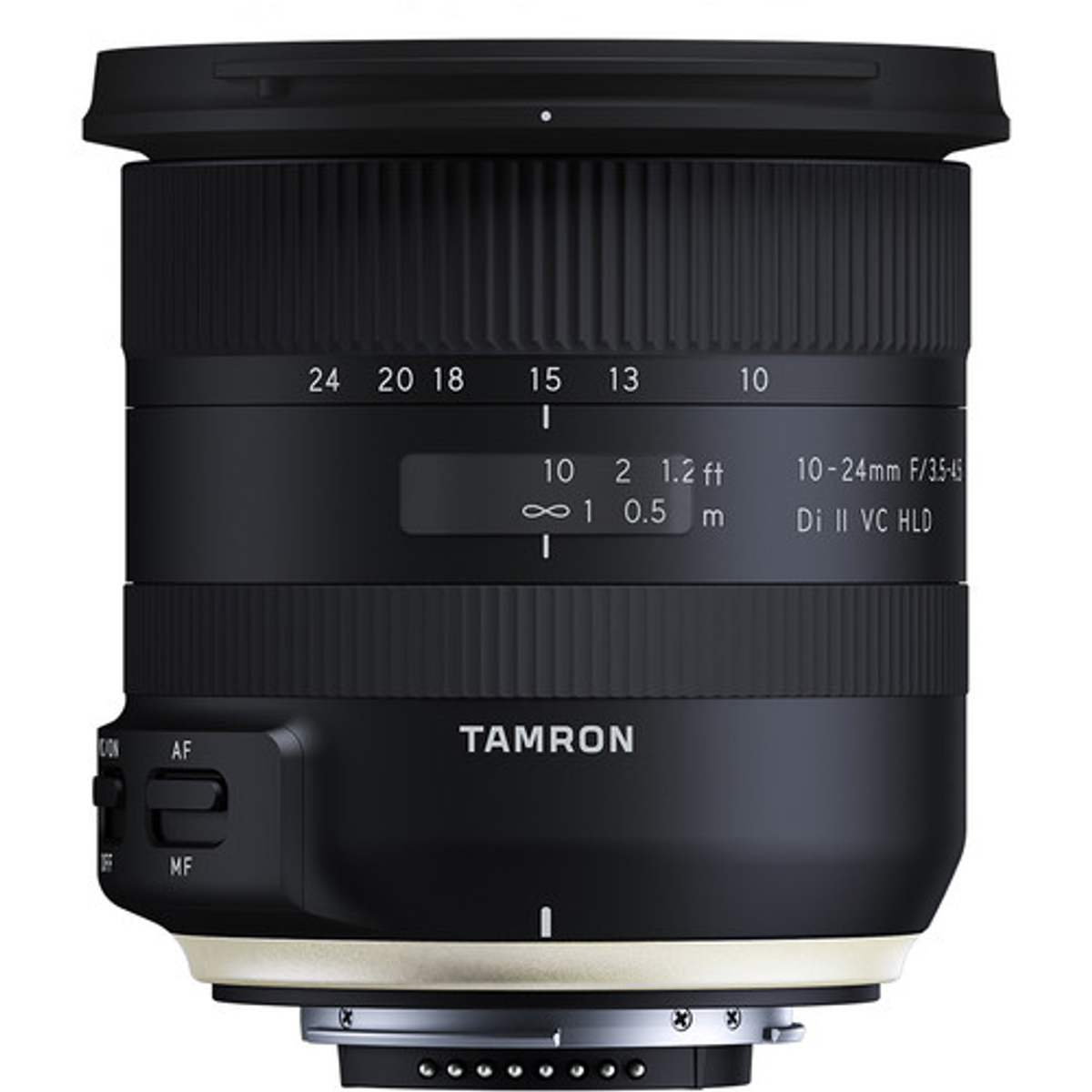 Schwarzes Kameraobjektiv mit Zahlen und der Marke Tamron. Enthält einen Fokusring und Zoomeinstellungen.