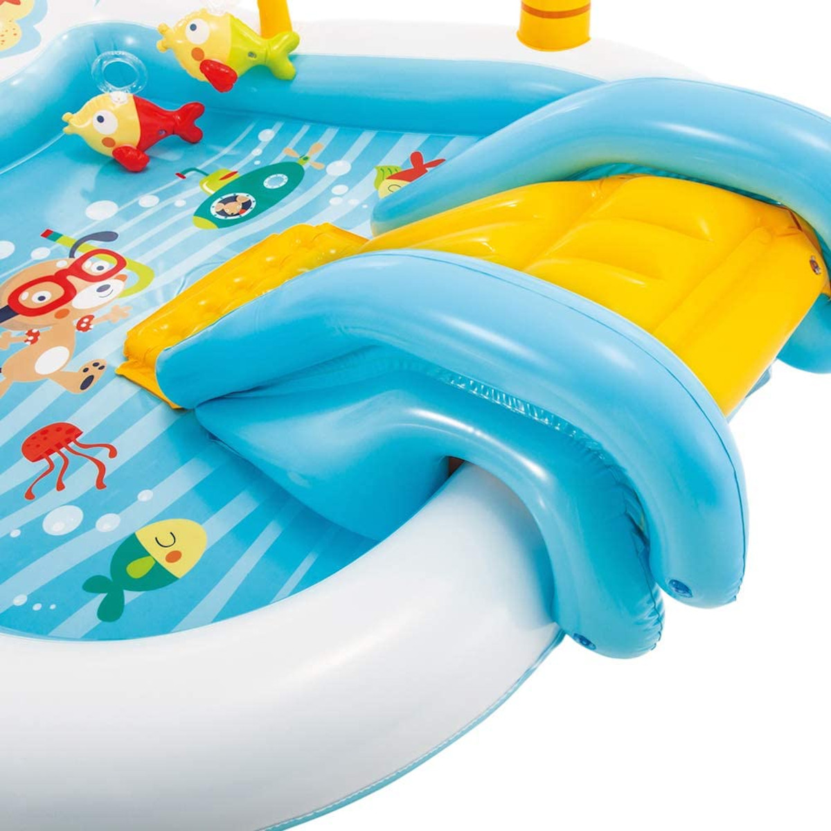 Una piscina gonfiabile per bambini con scivolo e decorazioni acquatiche.