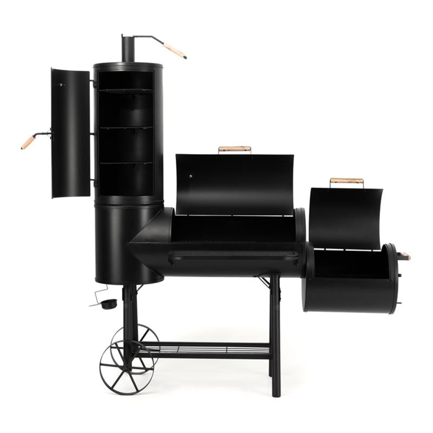 Ein schwarzer Smoker-Grill mit mehreren Fächern, offenen Türen und einem Holzgriff.