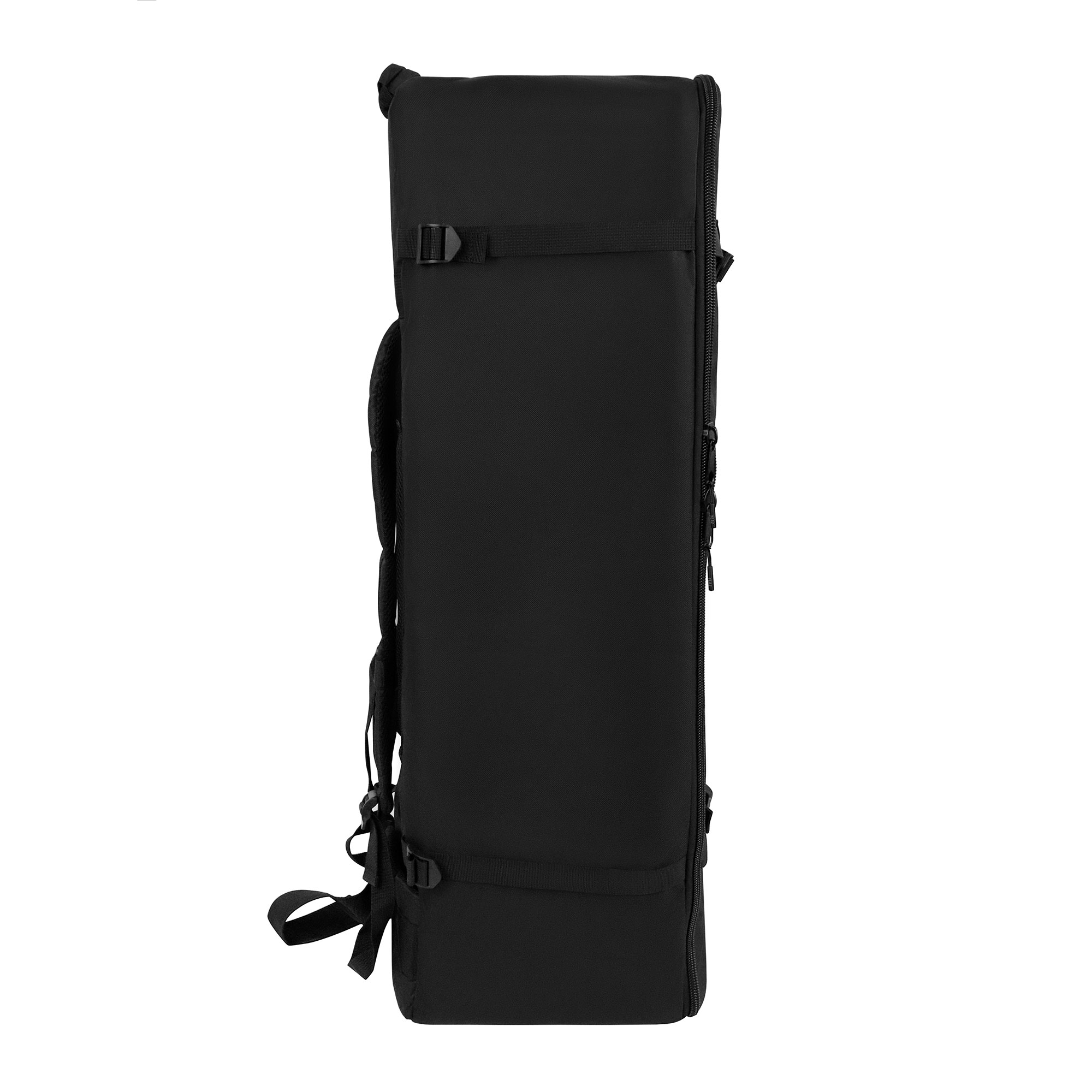Schwarze, hohe, rechteckige Tasche. Riemen, Schnallen und ein Reißverschluss sind sichtbar.