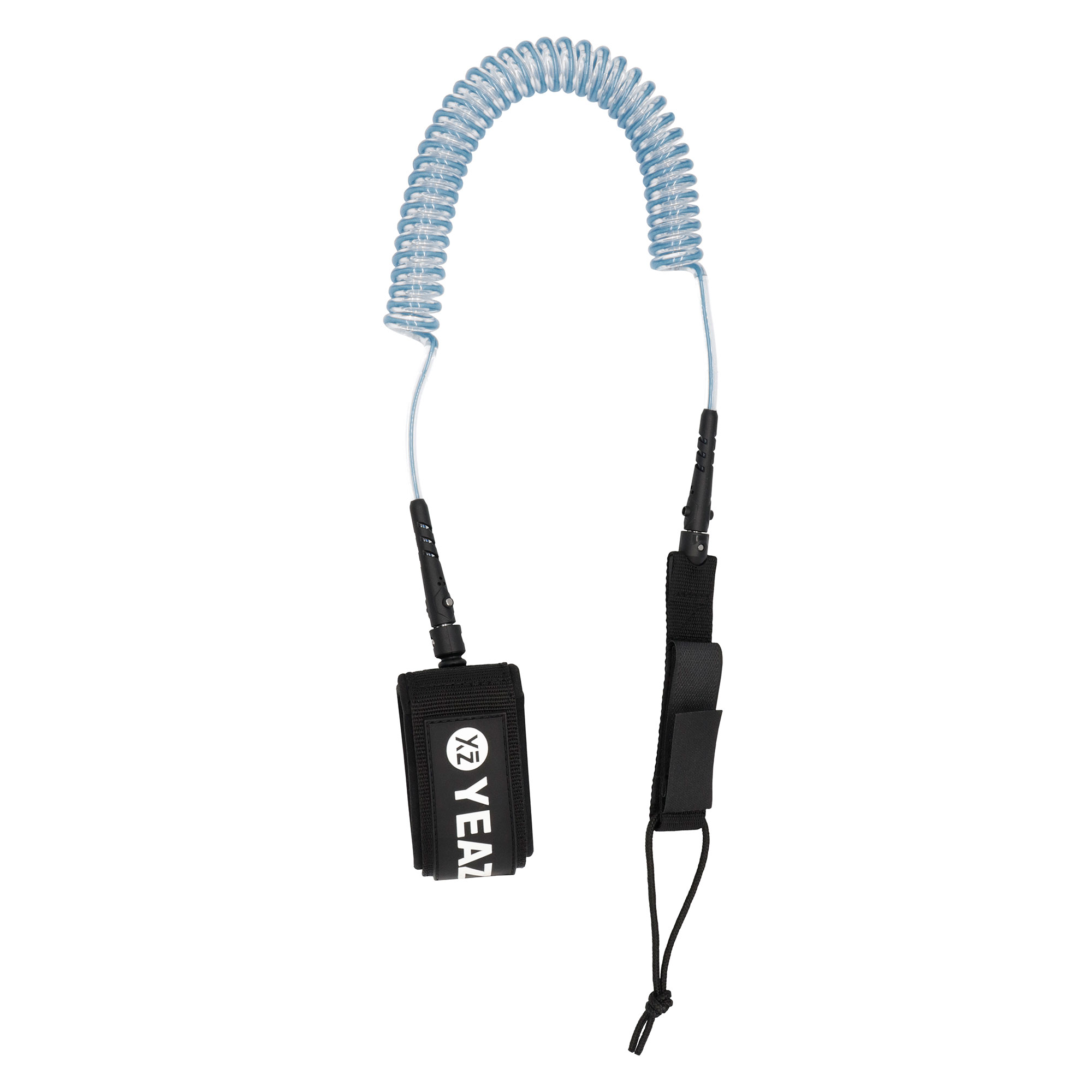 Blaue Surfbrett-Leash mit schwarzen Anschlüssen und Handgelenkschlaufe. Text: XZ YEAZT.