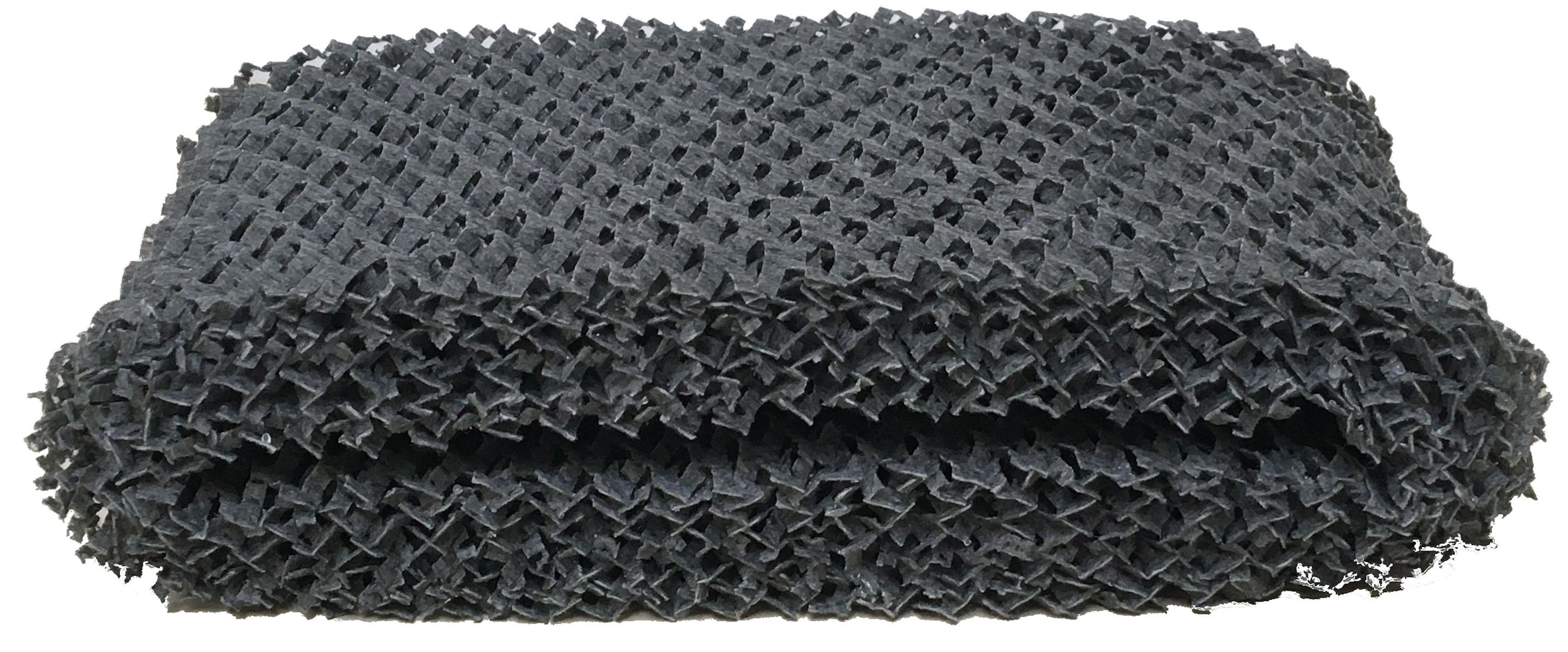 Gefalteter, dunkelgrauer Luftbefeuchterfilter aus wabenartigem Material.