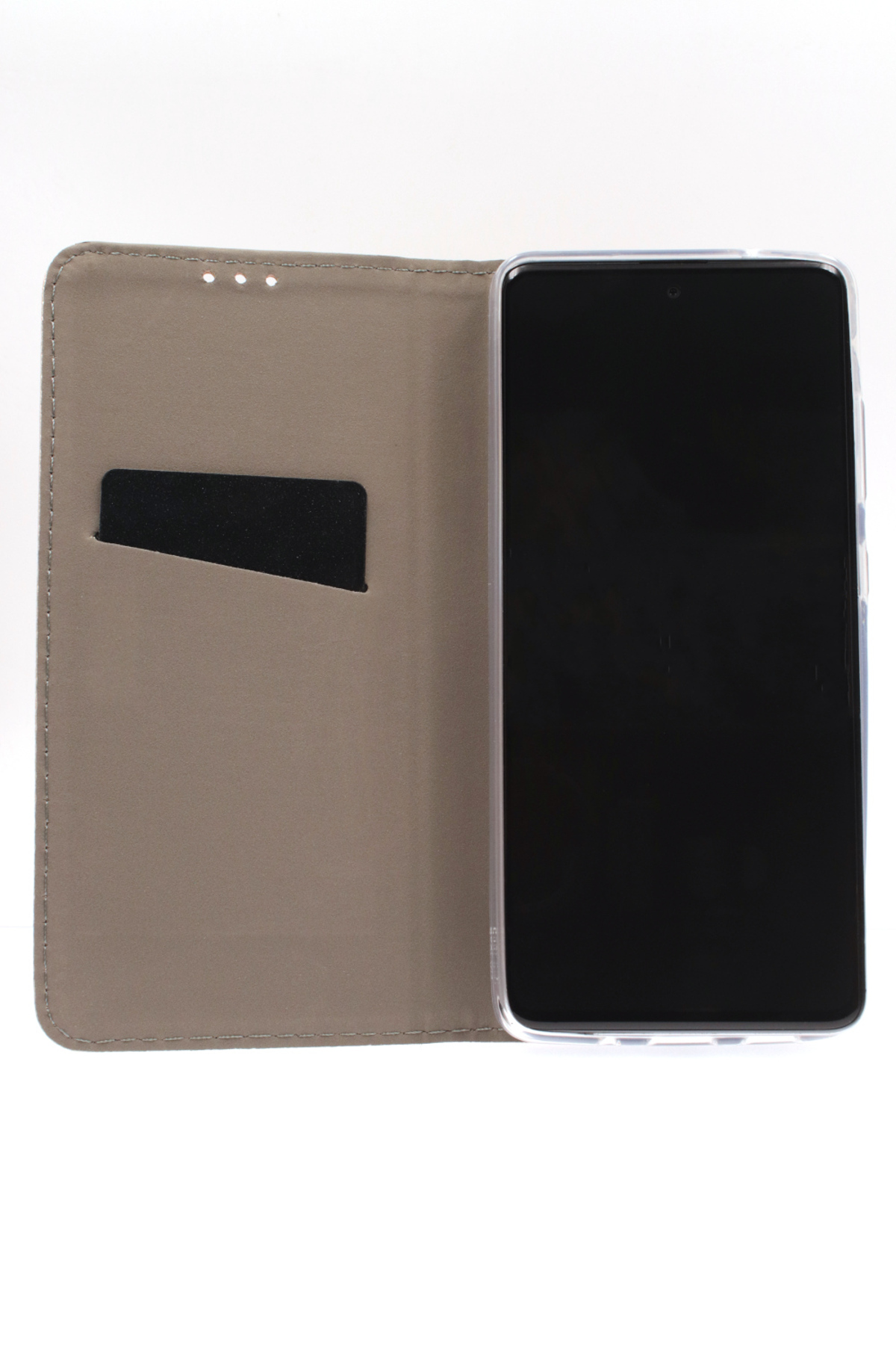 Telefon in beiger Brieftasche. Bildschirm sichtbar. Weißer Hintergrund.