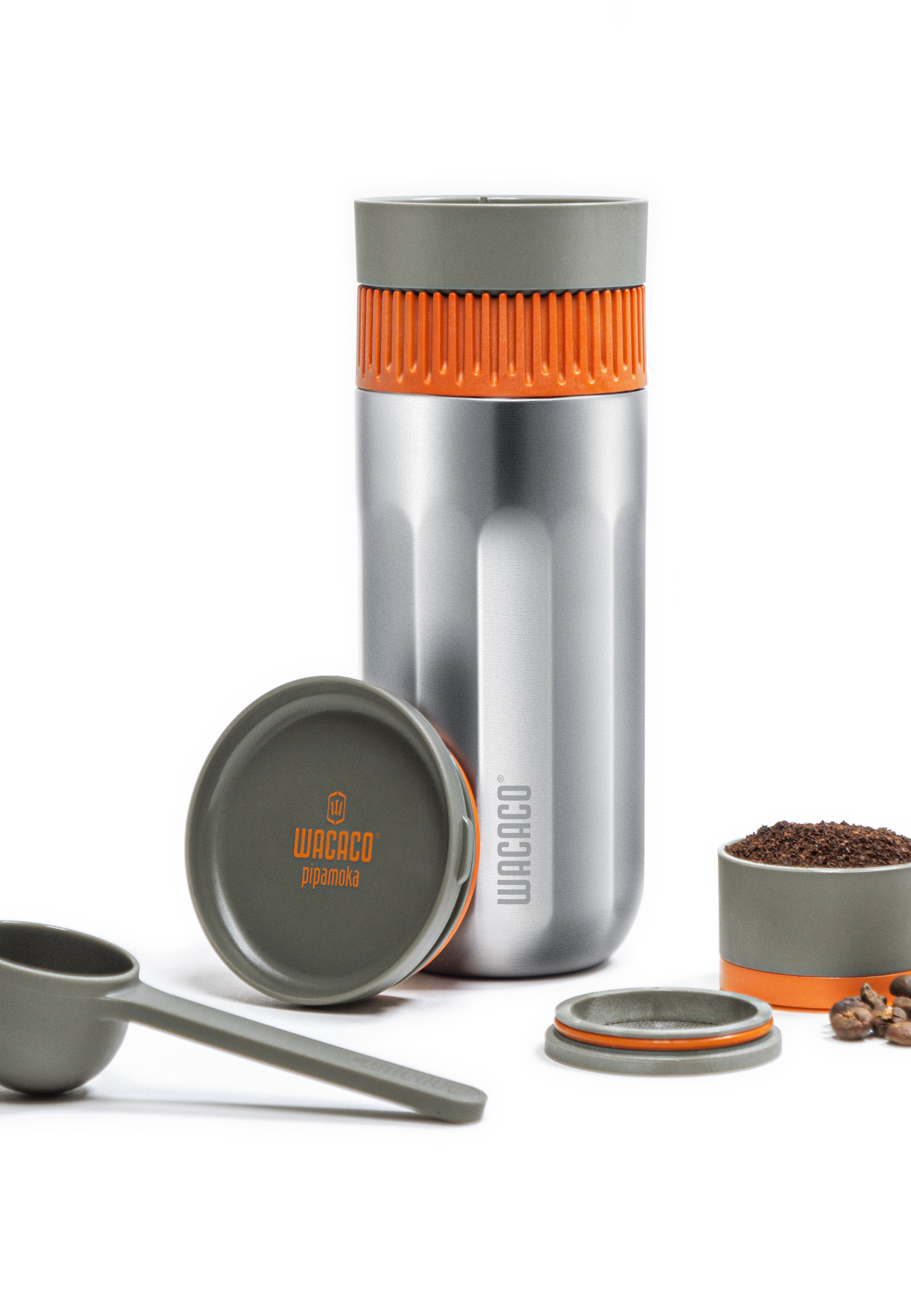 Wacaco Pipamoka in acciaio inossidabile con accessori: tazza, cucchiaio e fondi.