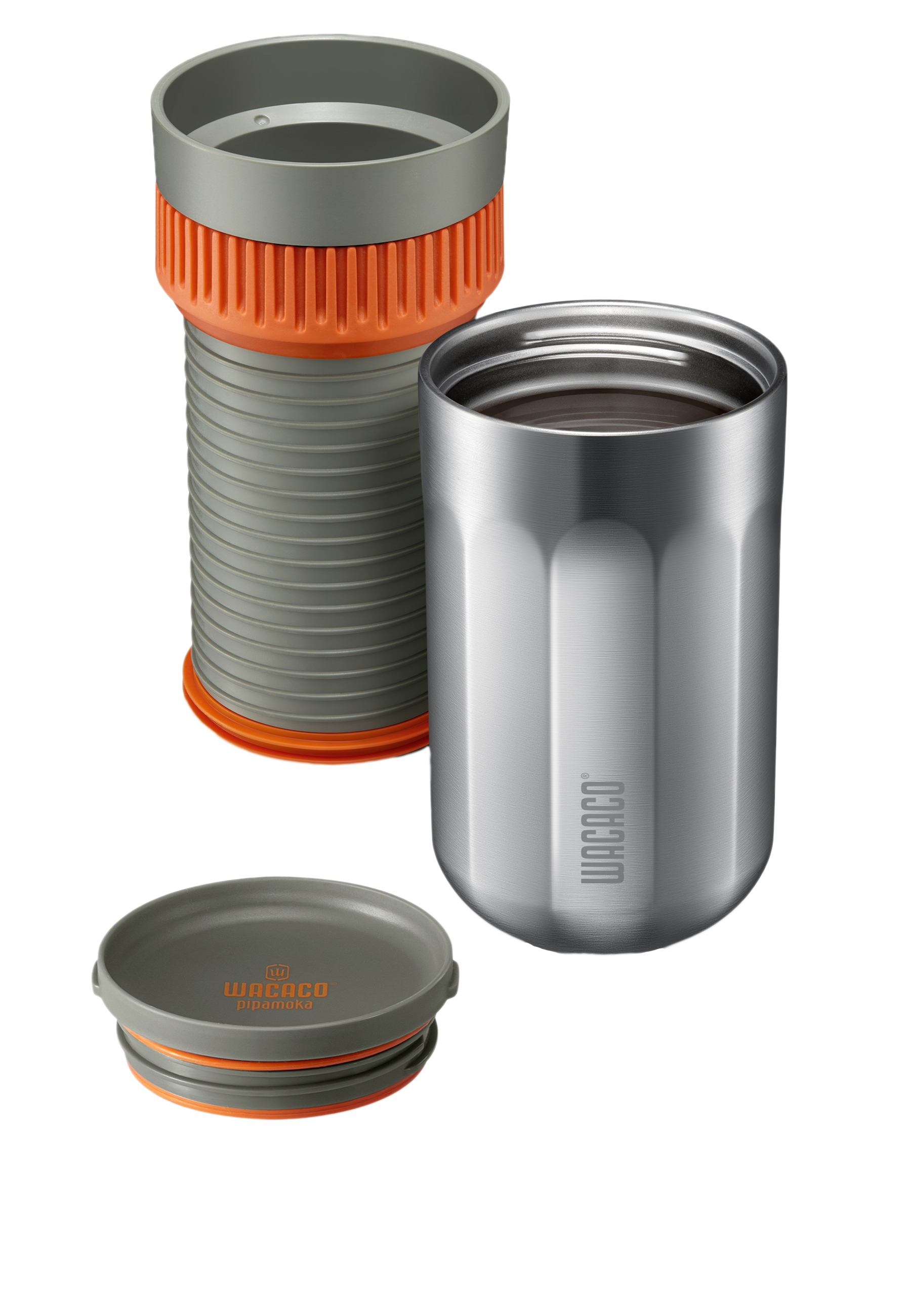 Componenti della tazza termica da caffè. Tazza, contenitore e coperchio. Grigio, arancione e argento. Sfondo bianco.