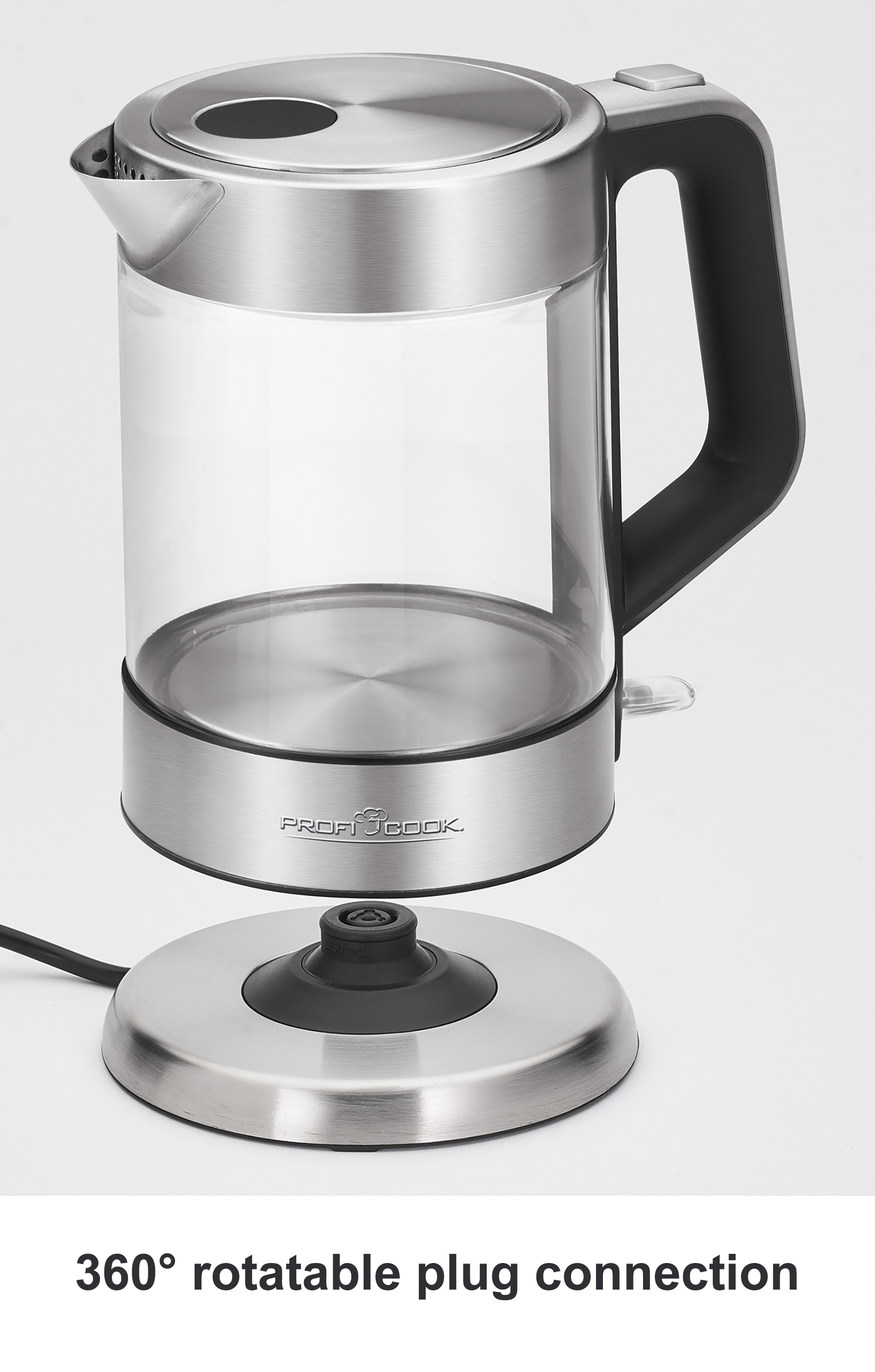 Szklany czajnik elektryczny ze srebrną podstawą i czarnym uchwytem, ​​na białym tle.