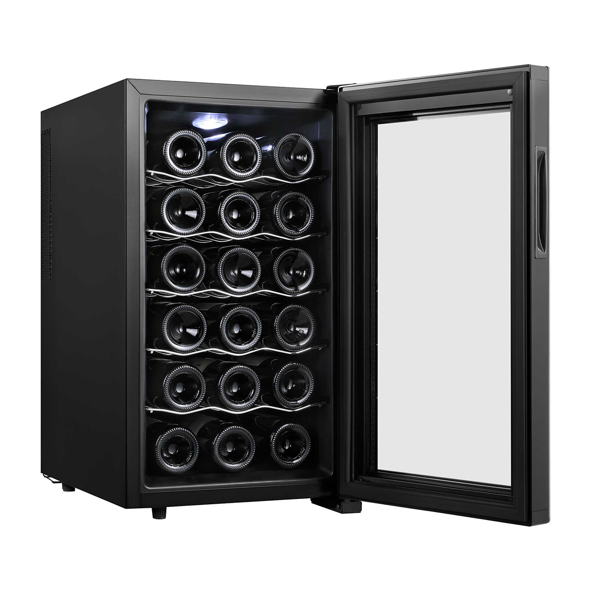 Una cantinetta nera con la porta a vetri aperta. Molte bottiglie sono visibili all'interno.