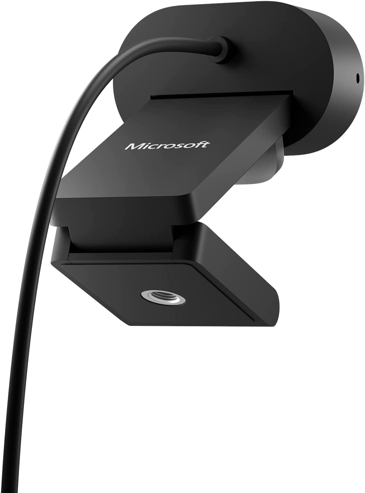 Cámara web Microsoft negra. Está en ángulo, mostrando la lente de la cámara y un cable negro.