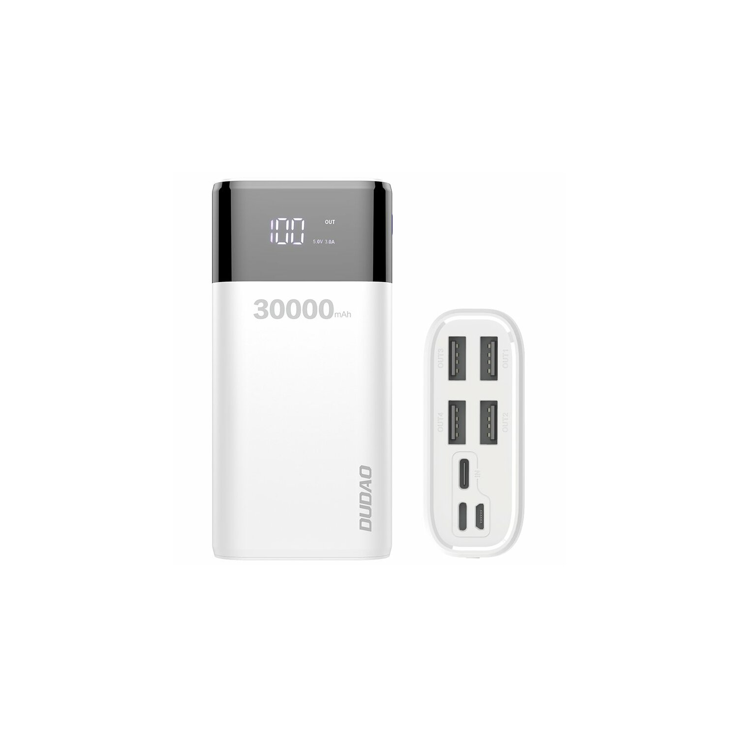 Weiße Powerbank mit digitaler Anzeige, die 100 anzeigt. Vier USB-Anschlüsse sind sichtbar.
