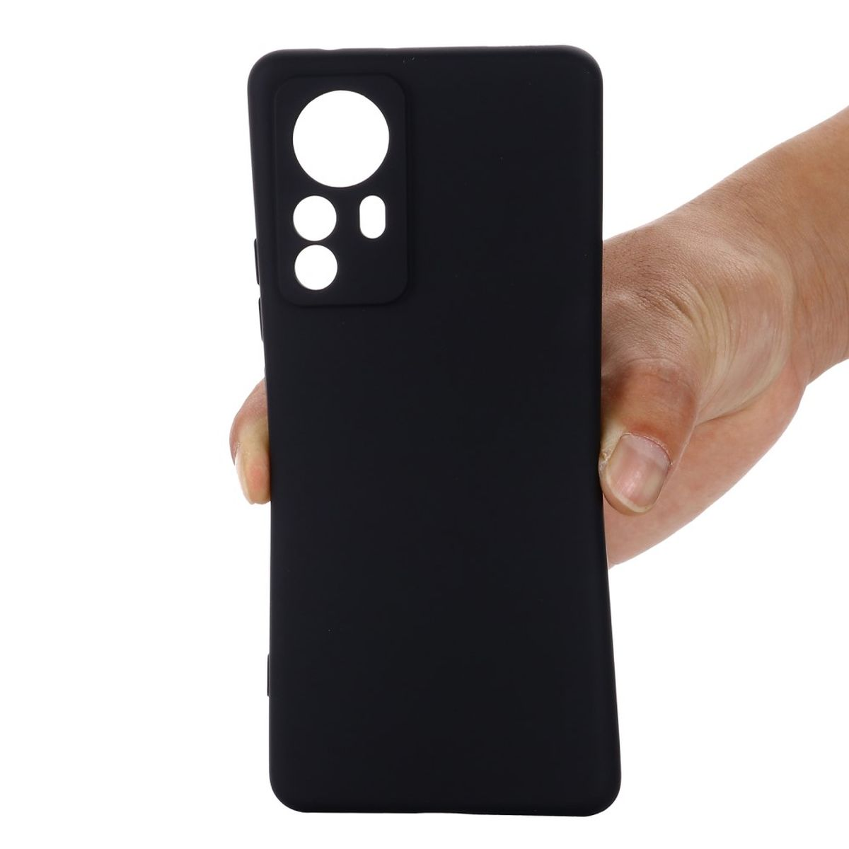 Schwarze Handyhülle von einer Hand gehalten, zeigt Kameraausschnitte.