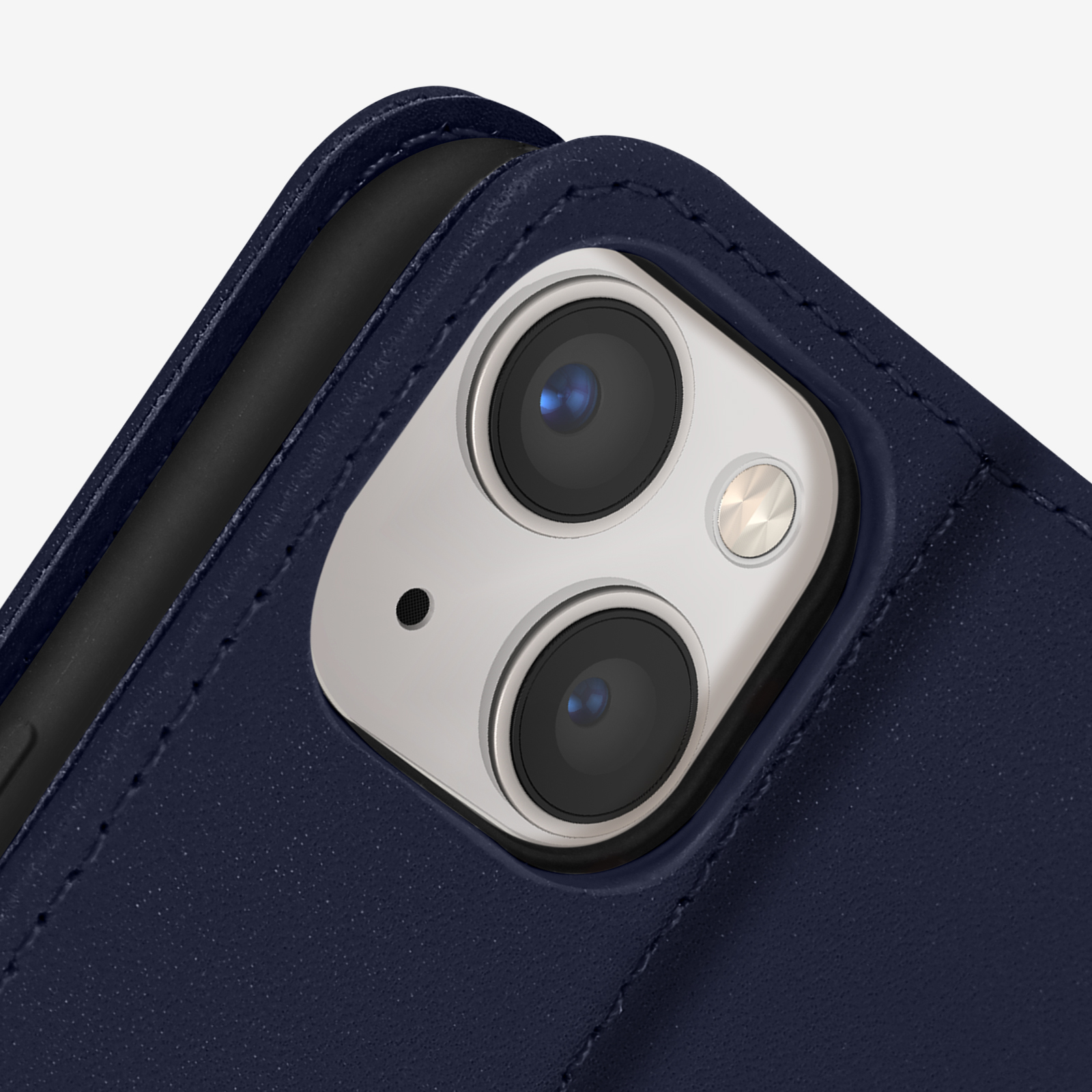 Gros plan d'un étui de téléphone bleu avec une découpe pour l'appareil photo.