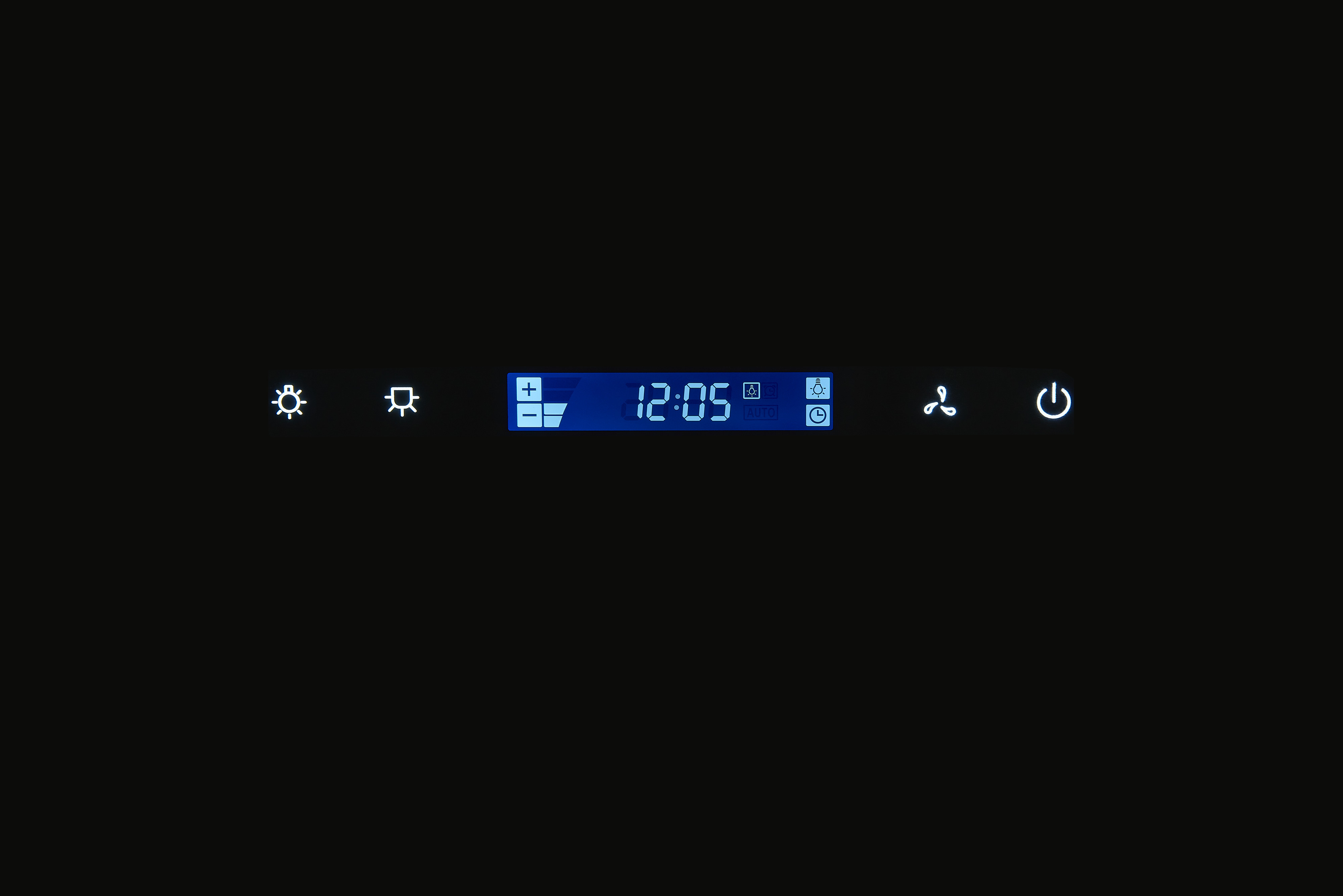 Ein schwarzer Bildschirm mit einer Digitalanzeige, die 12:05 anzeigt.