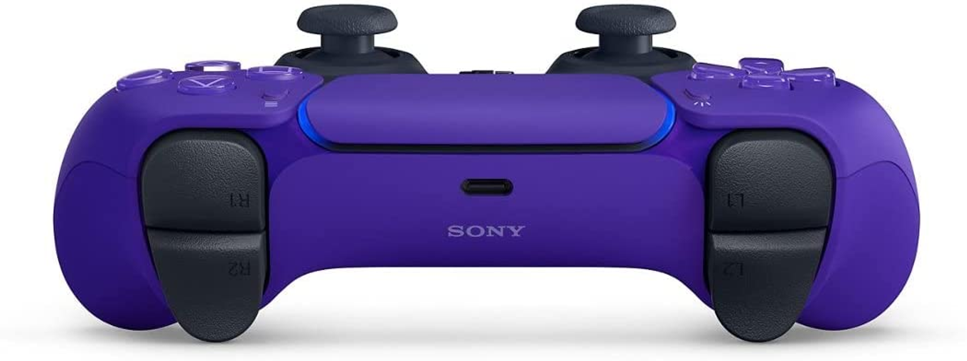 Mando morado de PlayStation 5. Botones y joysticks negros, con panel táctil central.