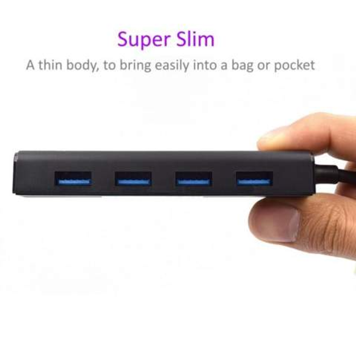 USB-Hub mit 4 Anschlüssen. Schwarz mit blauen Anschlussöffnungen.