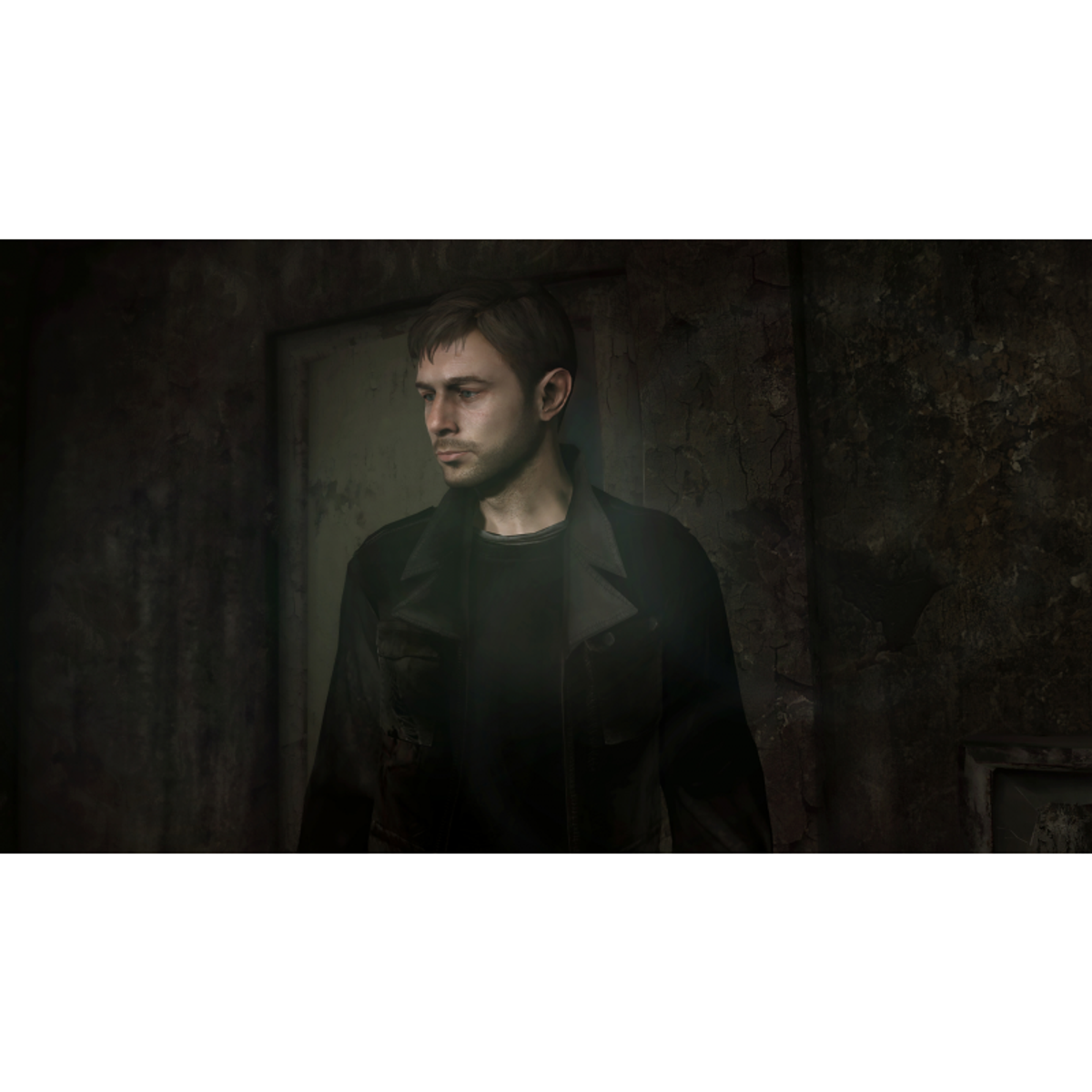 Mężczyzna w ciemnym pokoju, patrzący w dół. Scena pochodzi z gry horror.