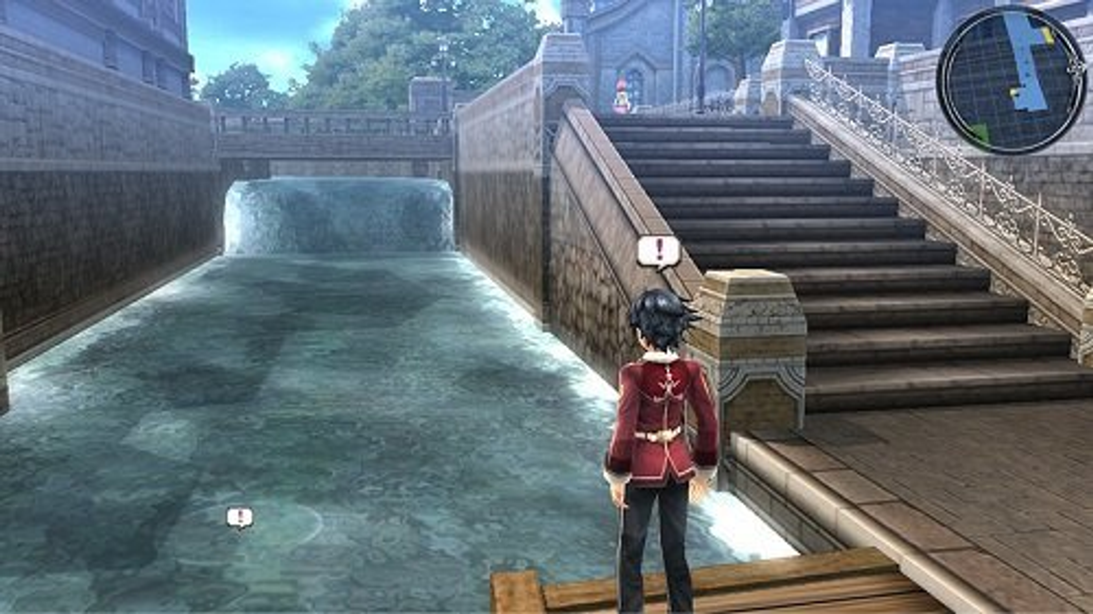 Un hombre con abrigo rojo junto a un río, con escaleras y edificios al fondo.