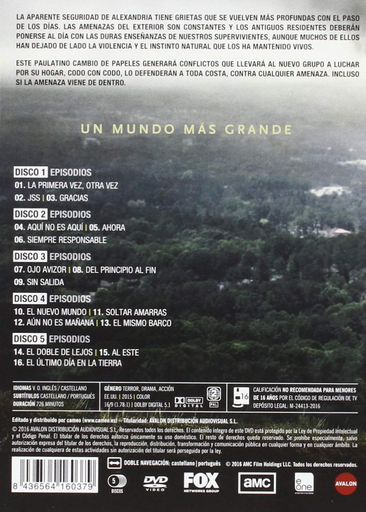 Contraportada de DVD. Texto sobre una película en español. Una escena de bosque está en el fondo.