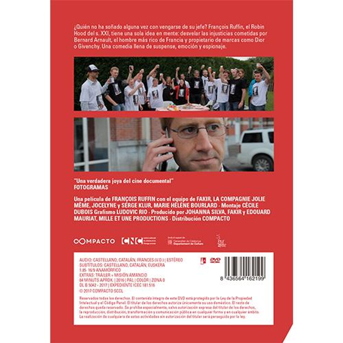 Contraportada de DVD con texto e imágenes, incluyendo un grupo de personas y un hombre al teléfono.