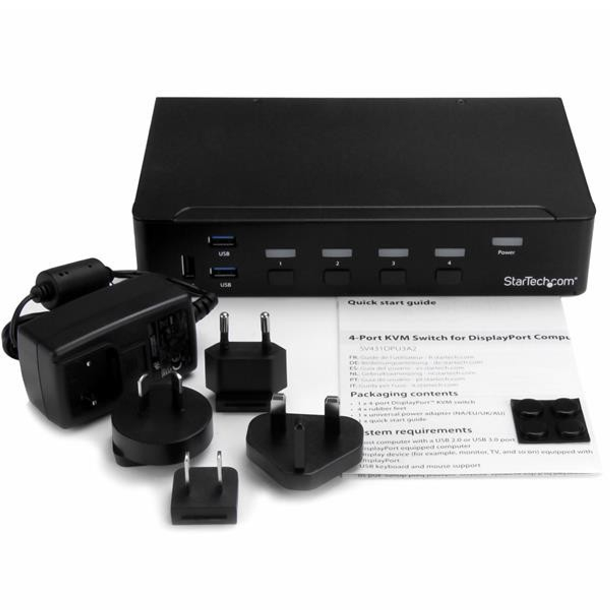 Switch KVM a 4 porte nero con adattatore di alimentazione e adattatori.
