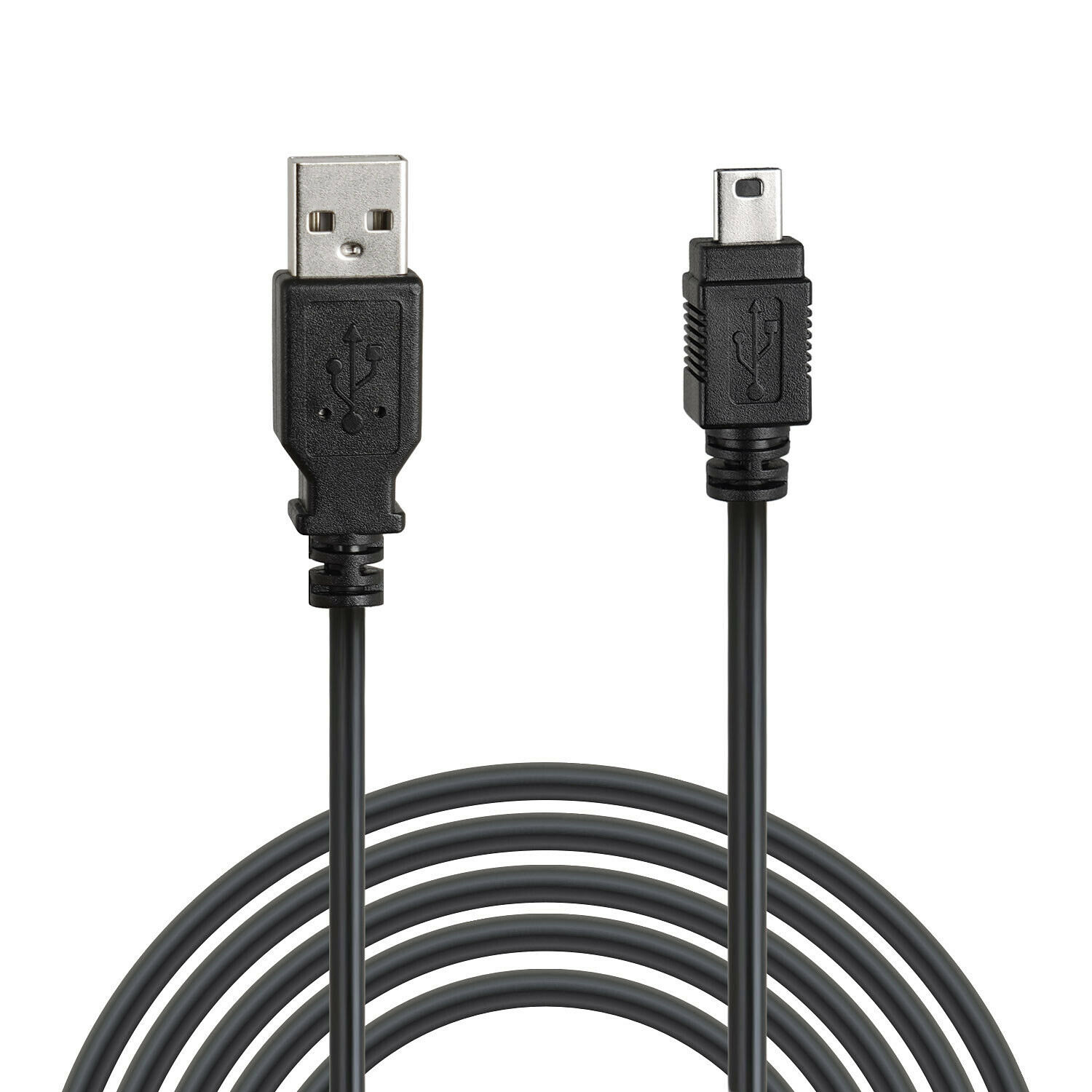 Schwarzes USB-zu-Micro-USB-Kabel. Nahaufnahme. Weißer Hintergrund.