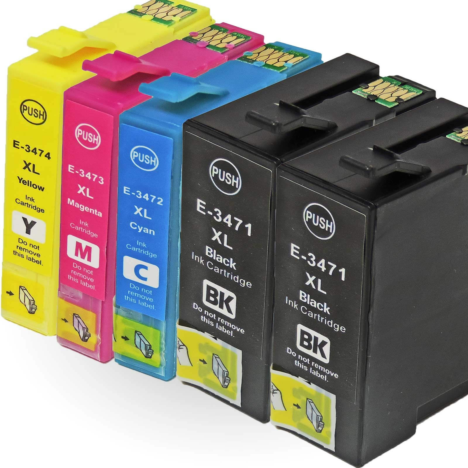 Fünf Tintenpatronen: gelb, magenta, cyan und zwei schwarze Patronen, mit ihrer Tintenart beschriftet.