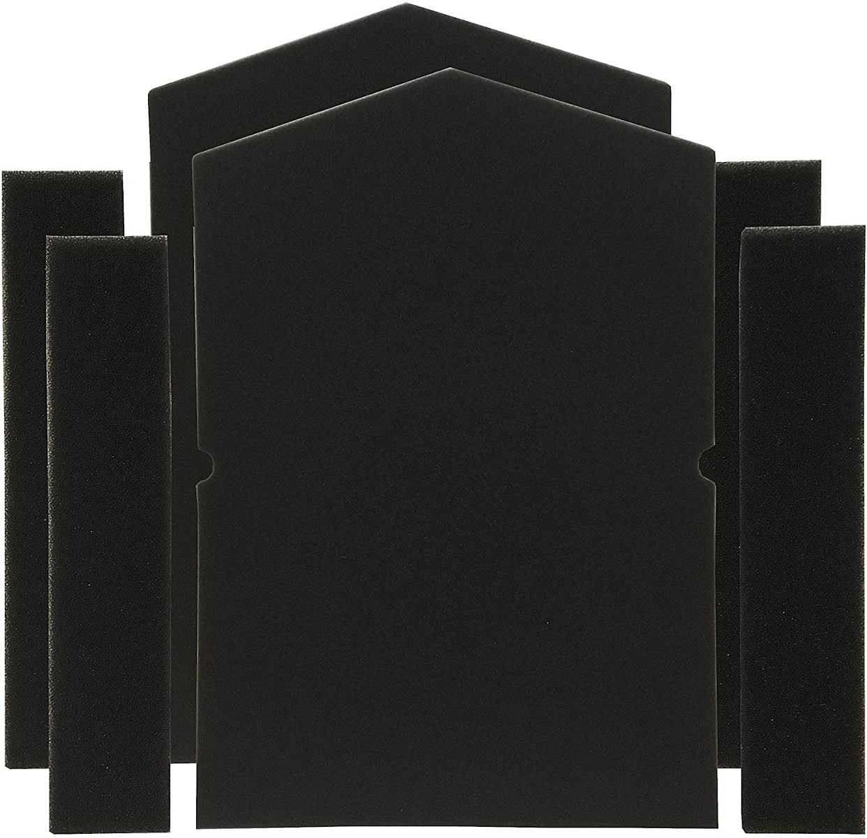 Schwarze Schaumstoff-Schalldämmplatten. Mehrere rechteckige und geformte Teile. Zur Schallabsorption.