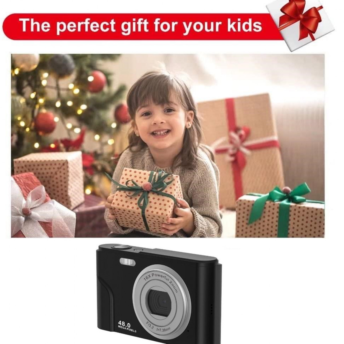 Dziewczyna trzyma prezent z choinką w tle, widoczne inne prezenty, aparat na dole.