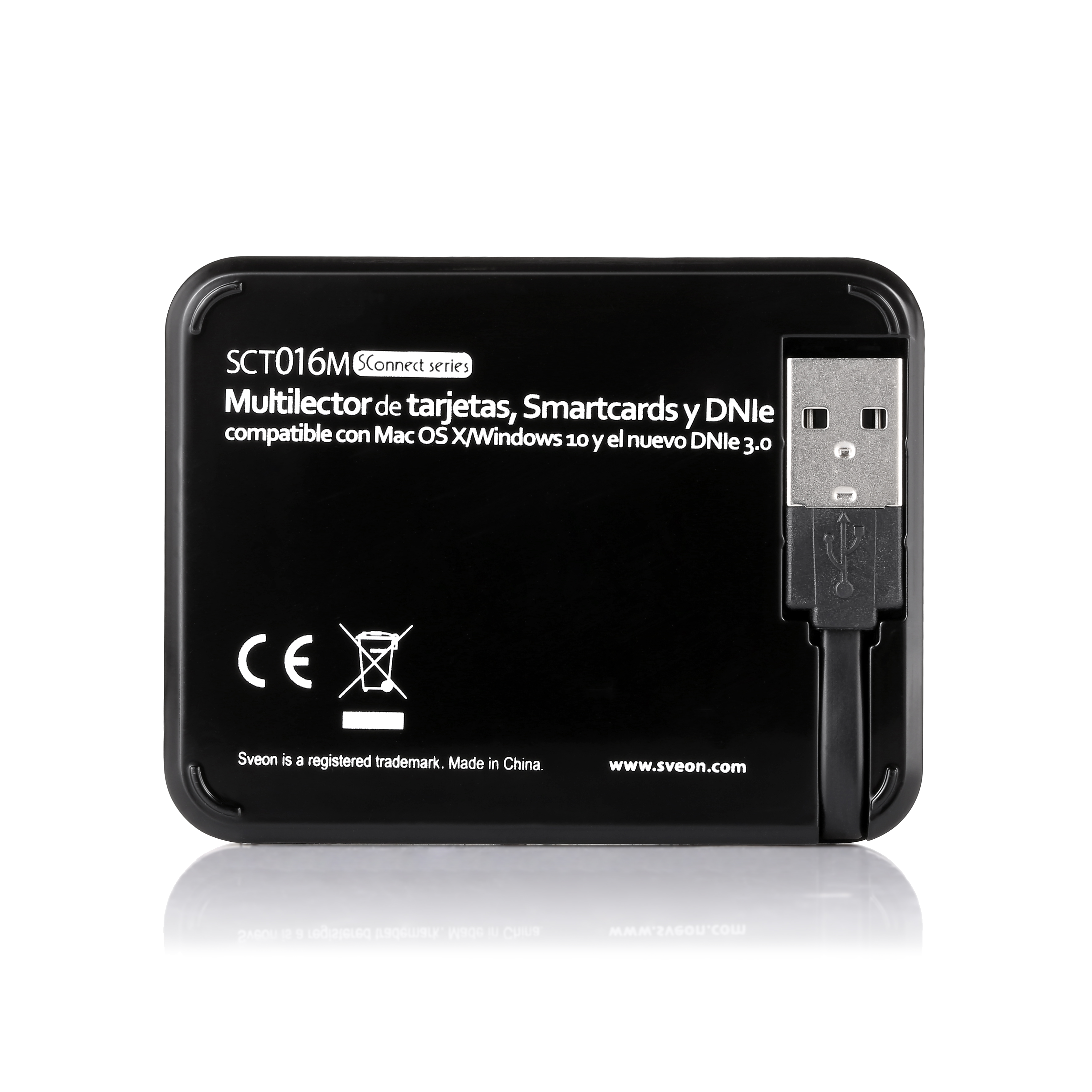 Lector de tarjetas negro con cable USB. Texto en español en el lector.