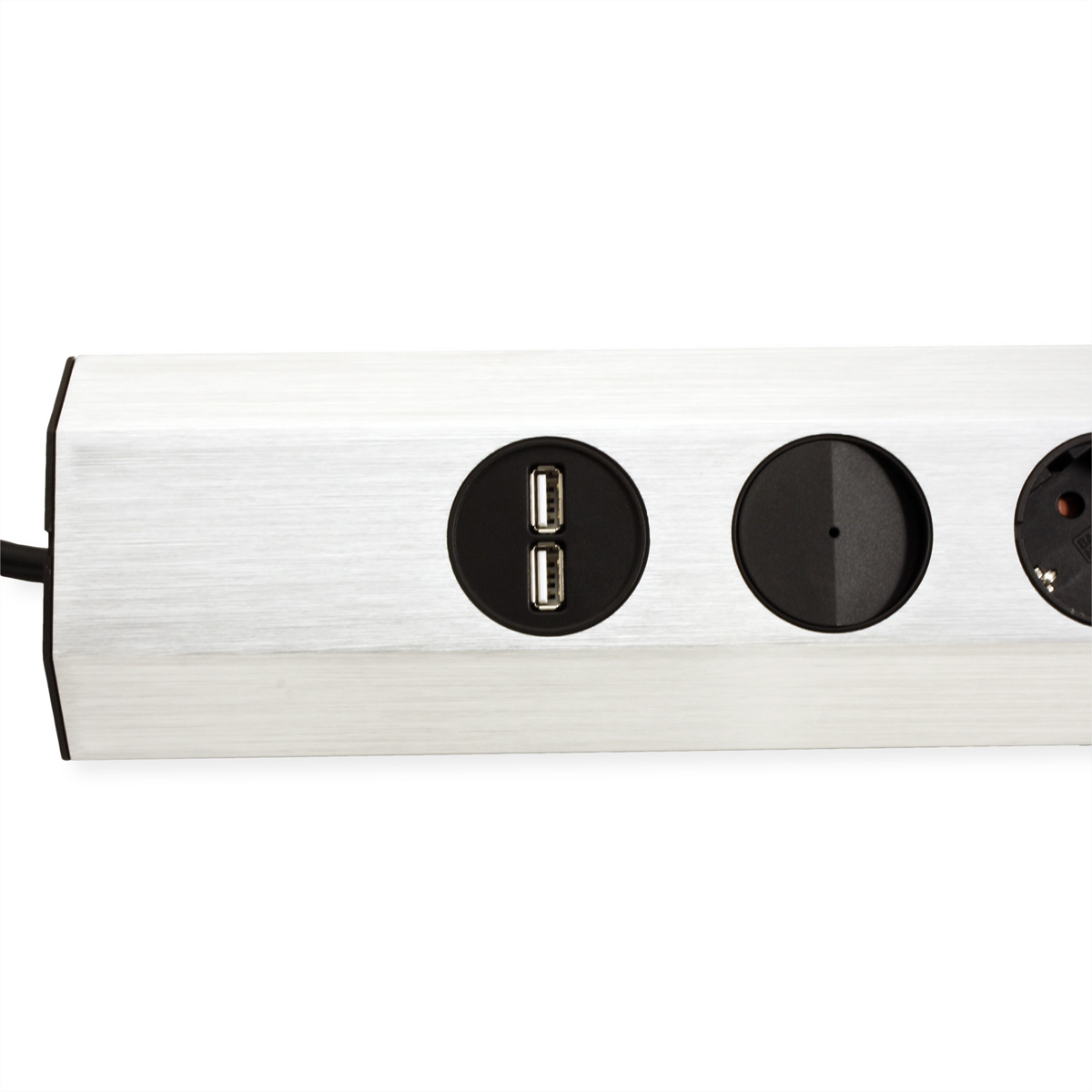 Ciabatta argentata con porte USB e prese di corrente, sfondo bianco, ripresa ravvicinata.