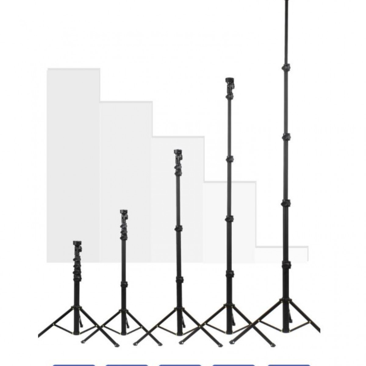 Pięć czarnych statywów o różnych wysokościach, ułożonych w kolejności malejącej, na białym tle.