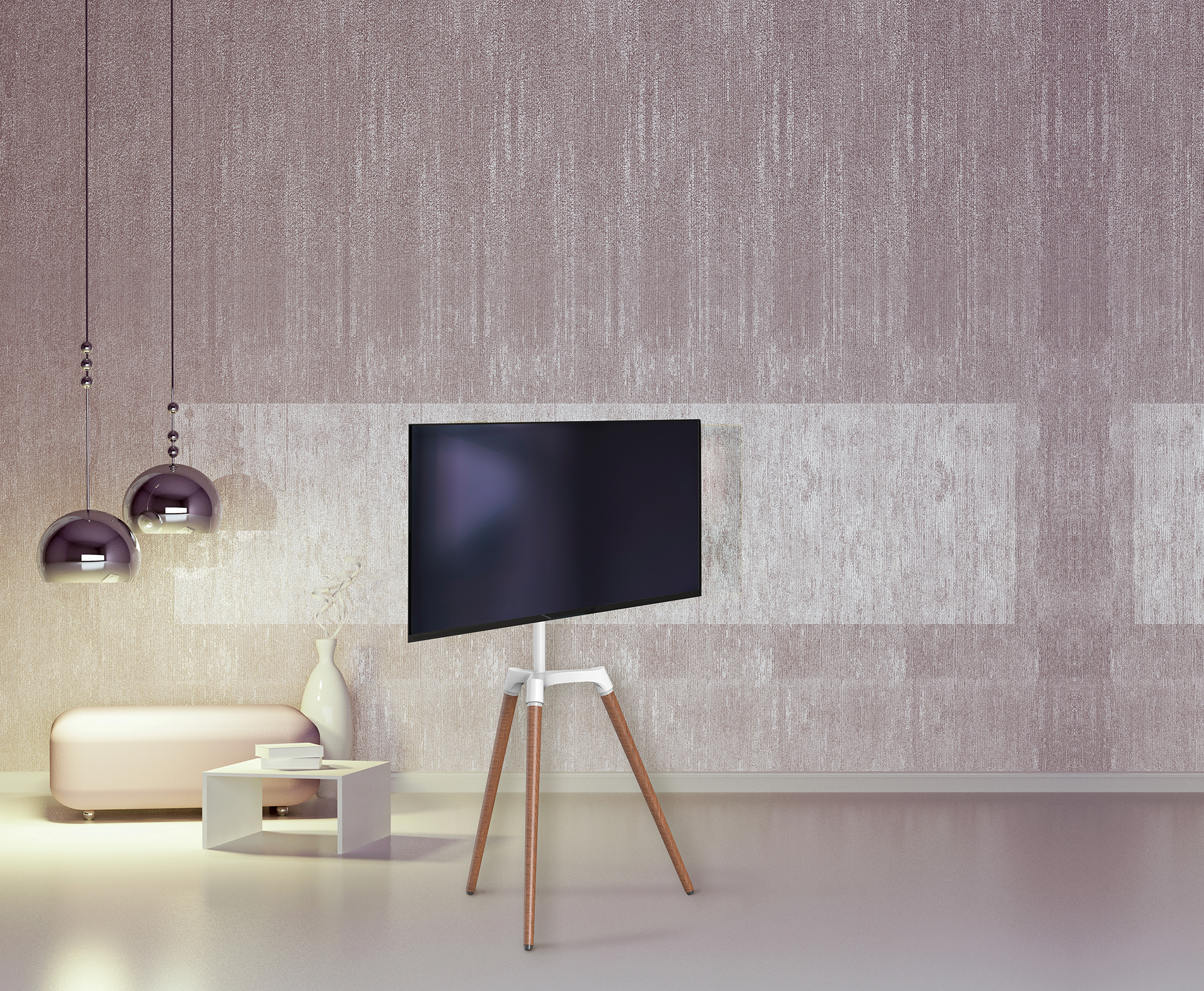 Ein modernes Wohnzimmer mit einem Fernseher auf einem Ständer, einem weißen Sofa und einer dekorativen Wand.