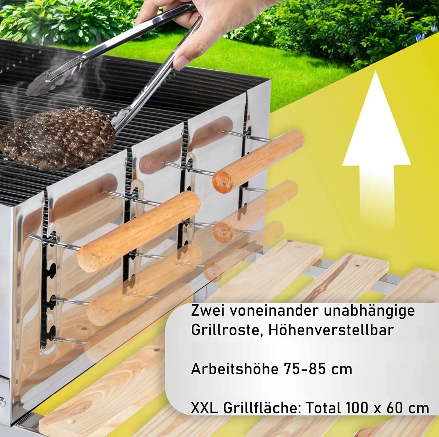 Un barbecue avec des poignées en bois. Une personne utilise des pinces pour retourner un burger. Flèche blanche pointant vers le haut.