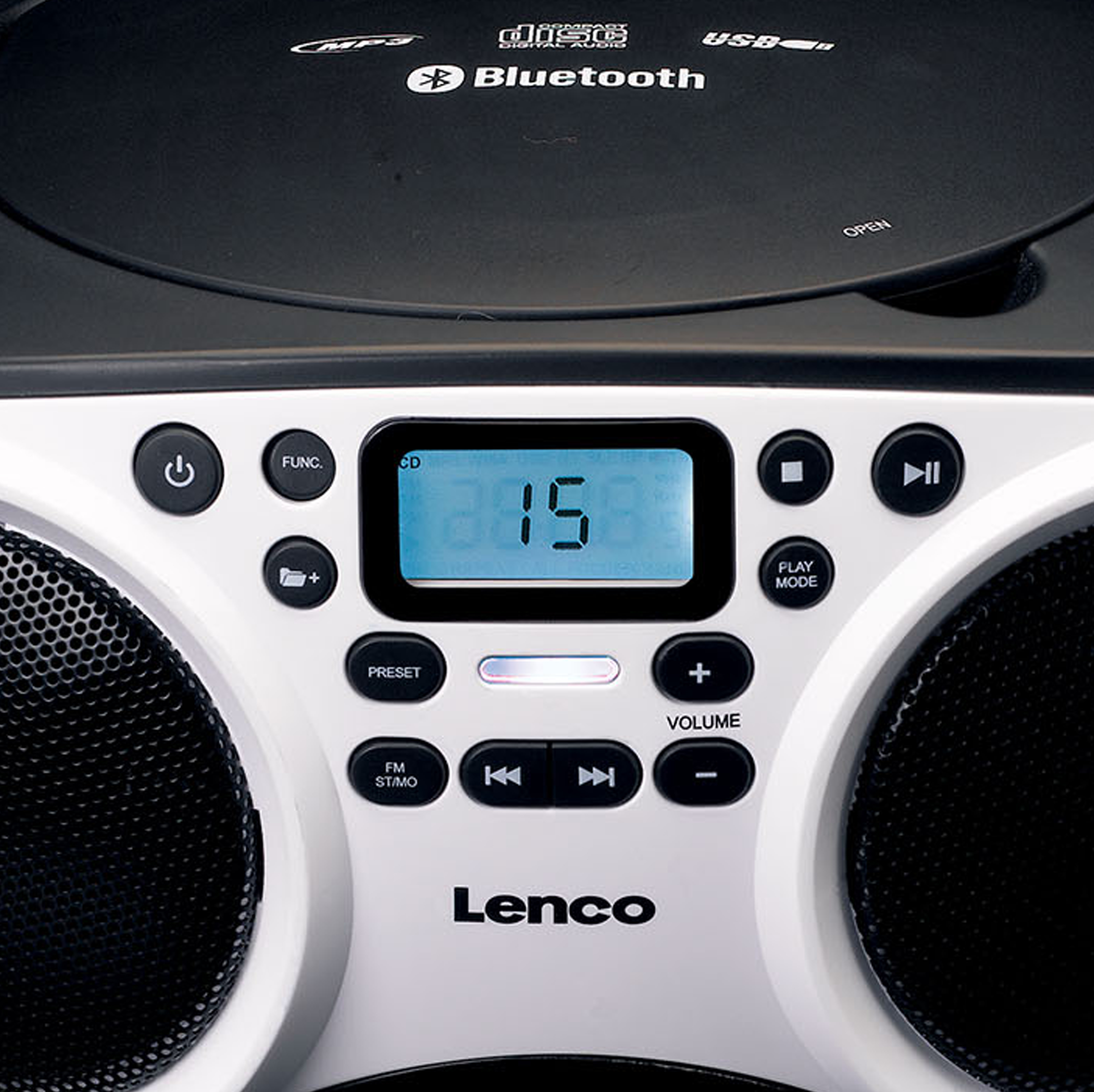 Nahaufnahme des Bedienfelds einer Lenco-Boombox. Verfügt über Knöpfe, ein Display und zwei Lautsprecher.