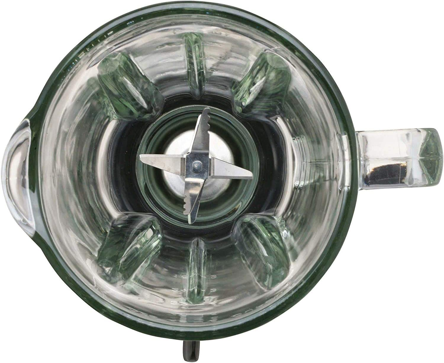 Draufsicht auf einen Glasmixer mit silberner Klinge innen.